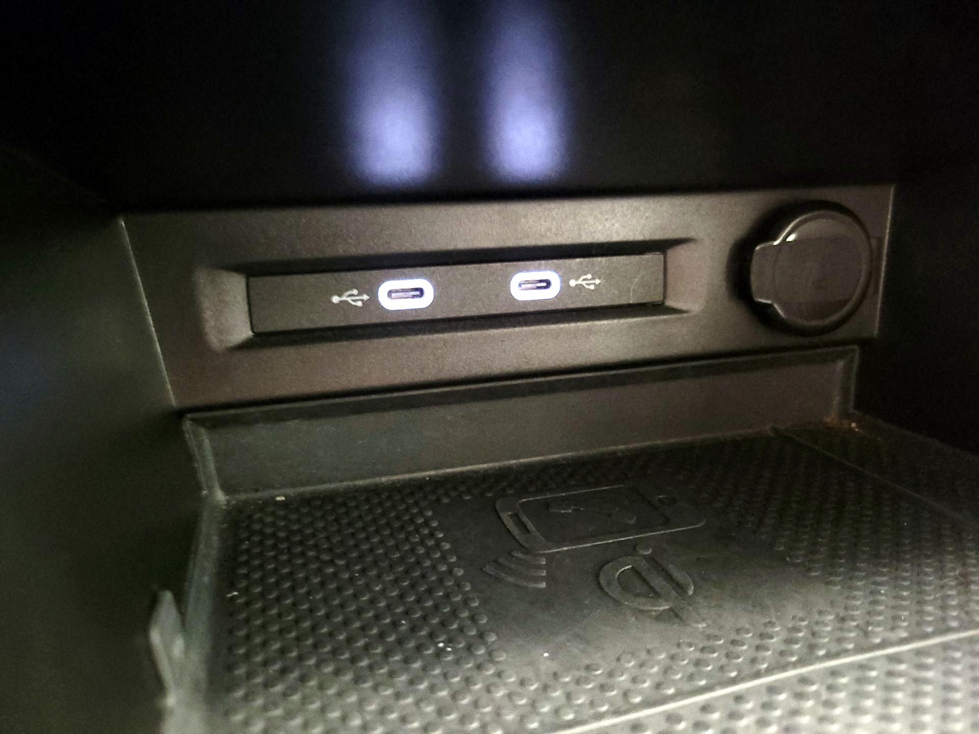 Thumbnail: 2022 Volkswagen Tiguan - 18