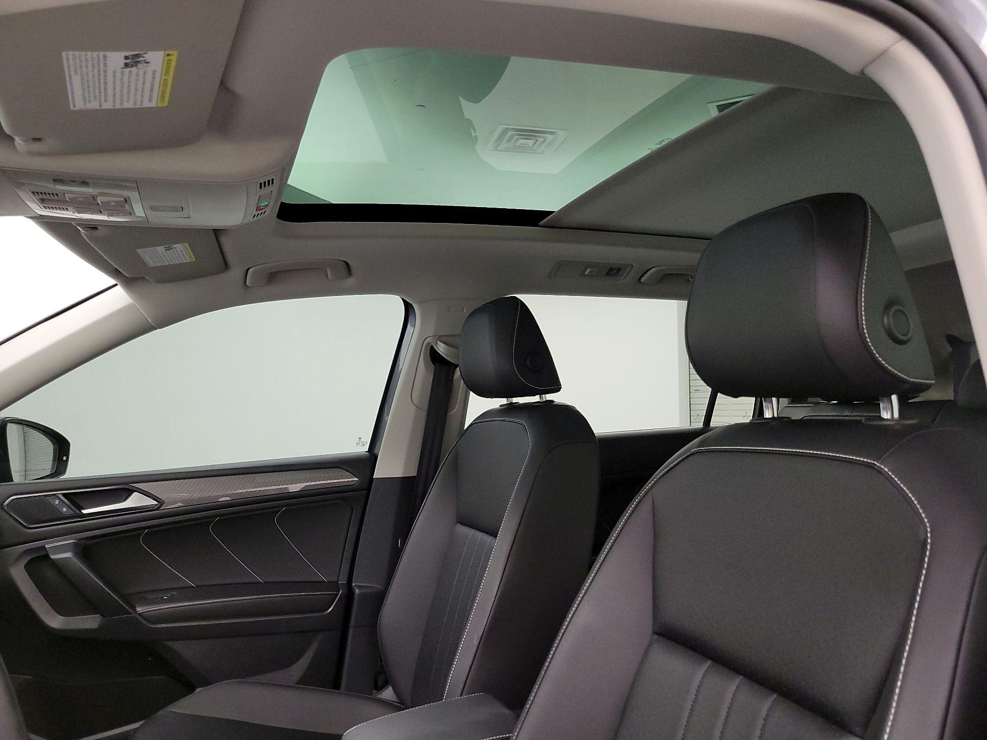 Thumbnail: 2022 Volkswagen Tiguan - 19