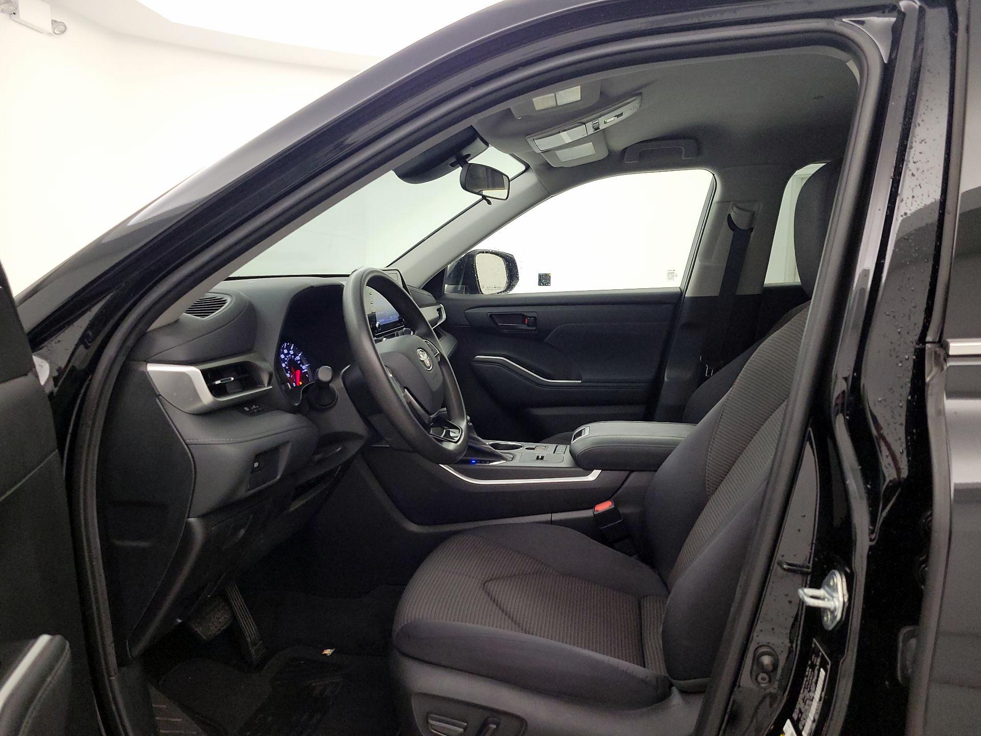 Thumbnail: 2021 Toyota Highlander - 11