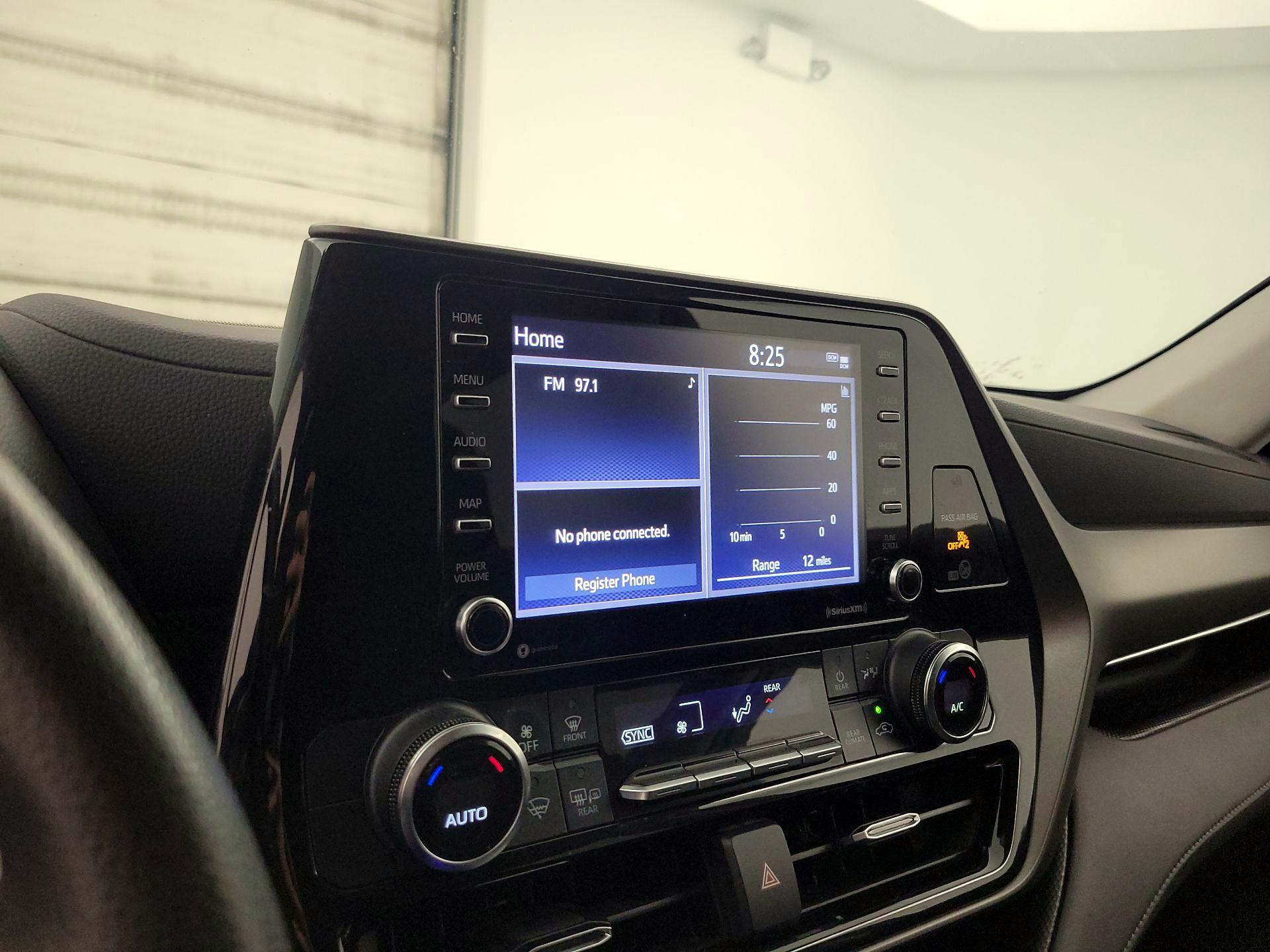 Thumbnail: 2021 Toyota Highlander - 15