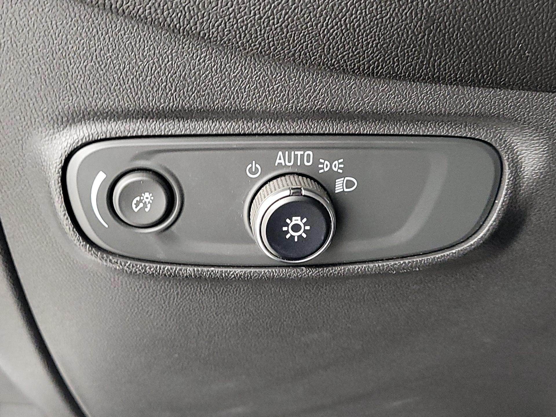 Thumbnail: 2022 Chevrolet Equinox - 13