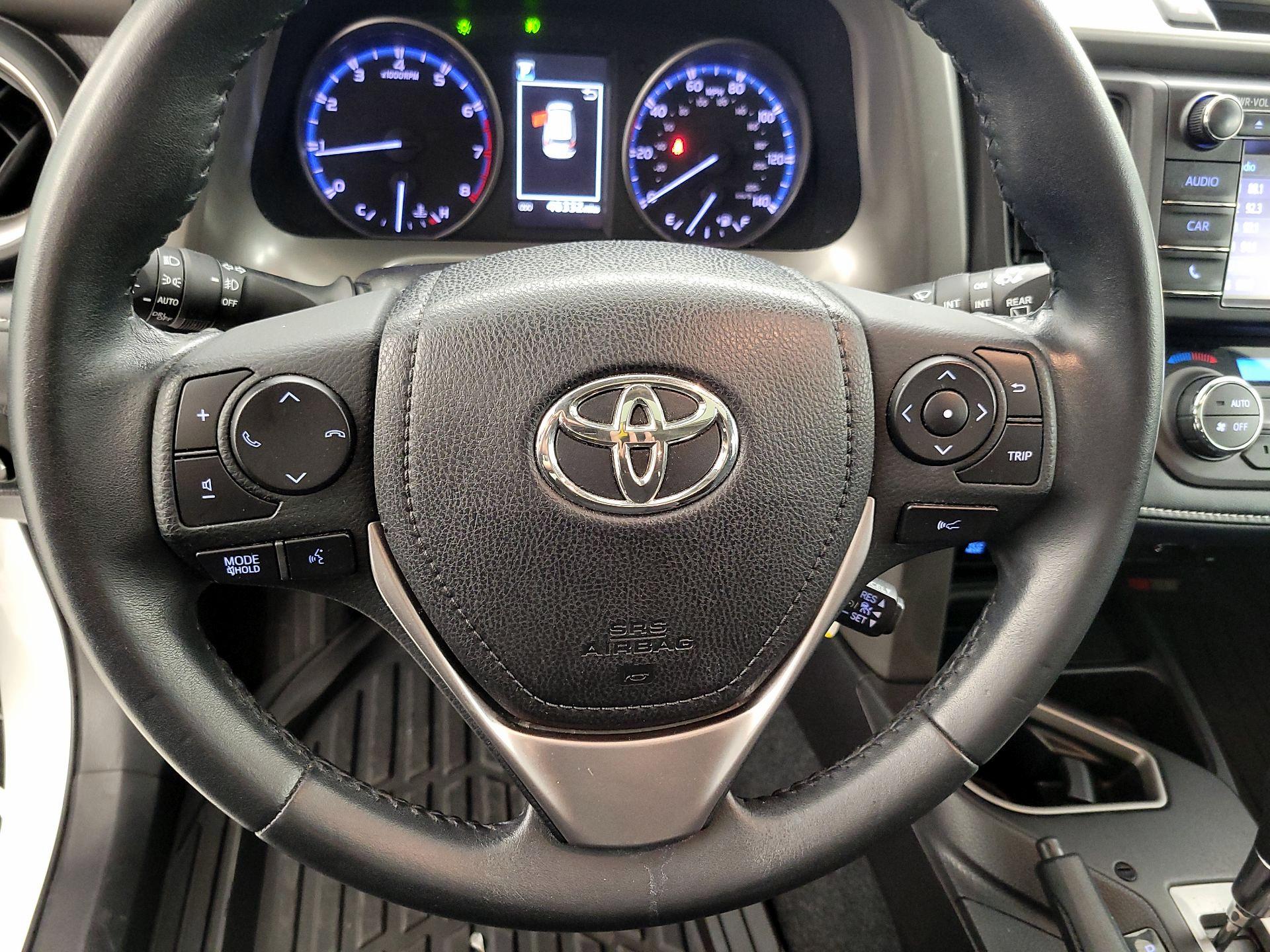 Thumbnail: 2018 Toyota RAV4 - 10