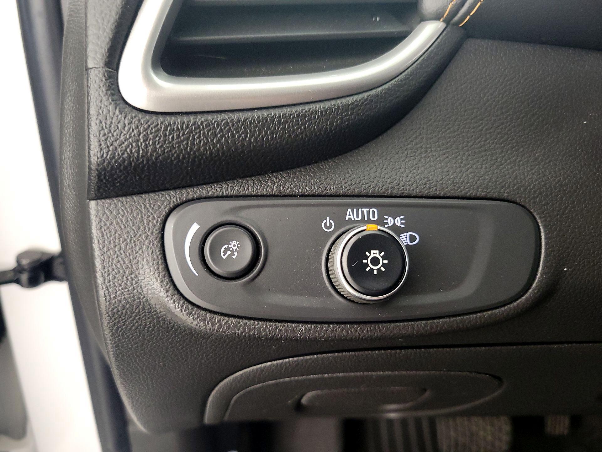 Thumbnail: 2020 Chevrolet Trax - 13