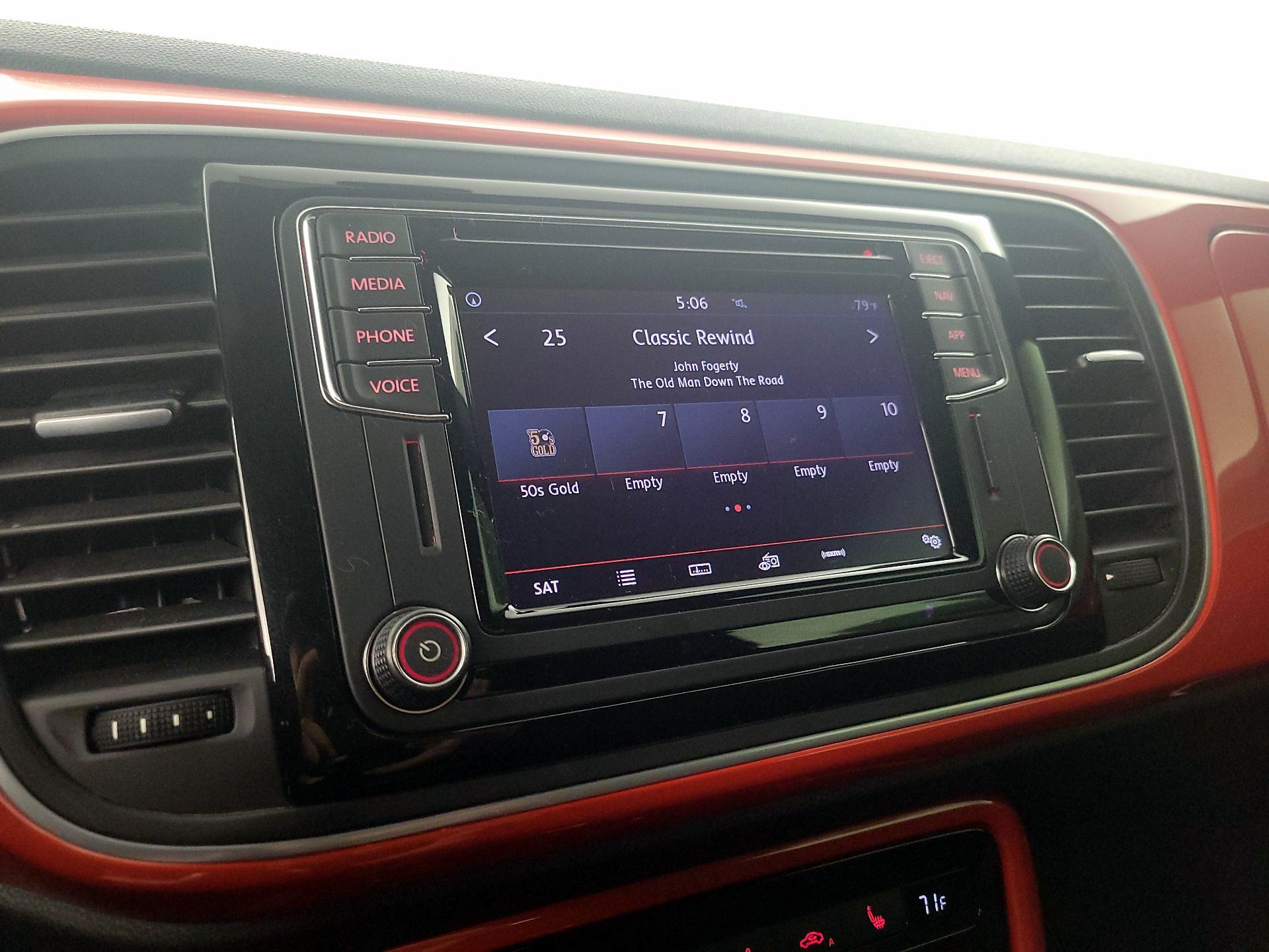 Thumbnail: 2019 Volkswagen Beetle - 15