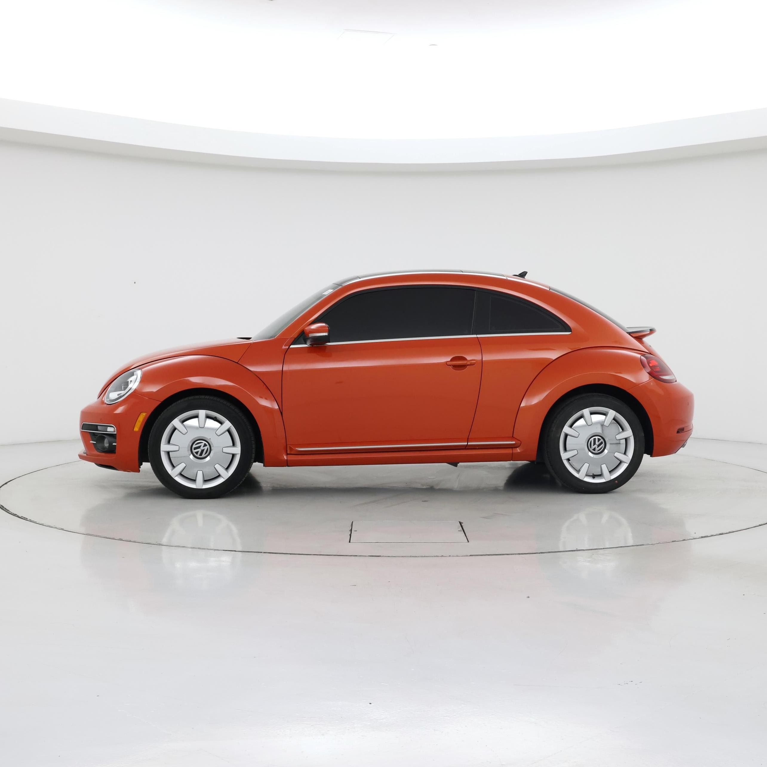Thumbnail: 2019 Volkswagen Beetle - 3
