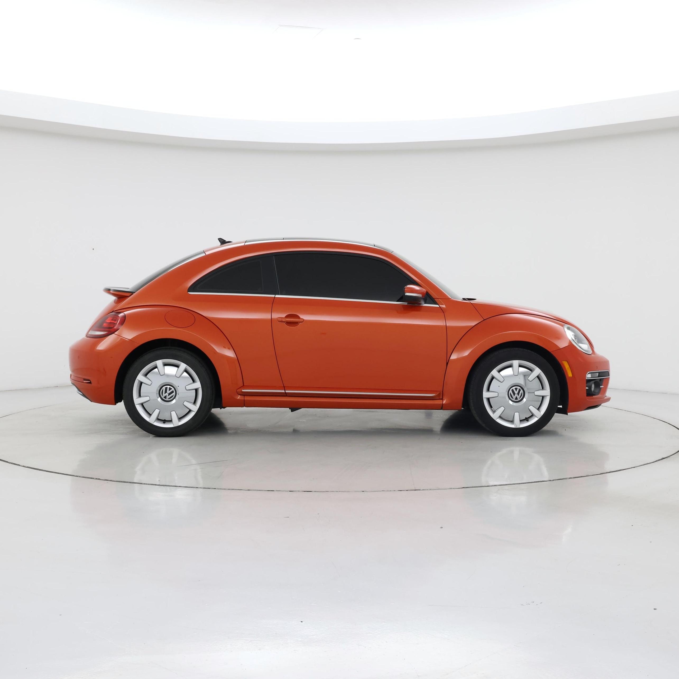 Thumbnail: 2019 Volkswagen Beetle - 7