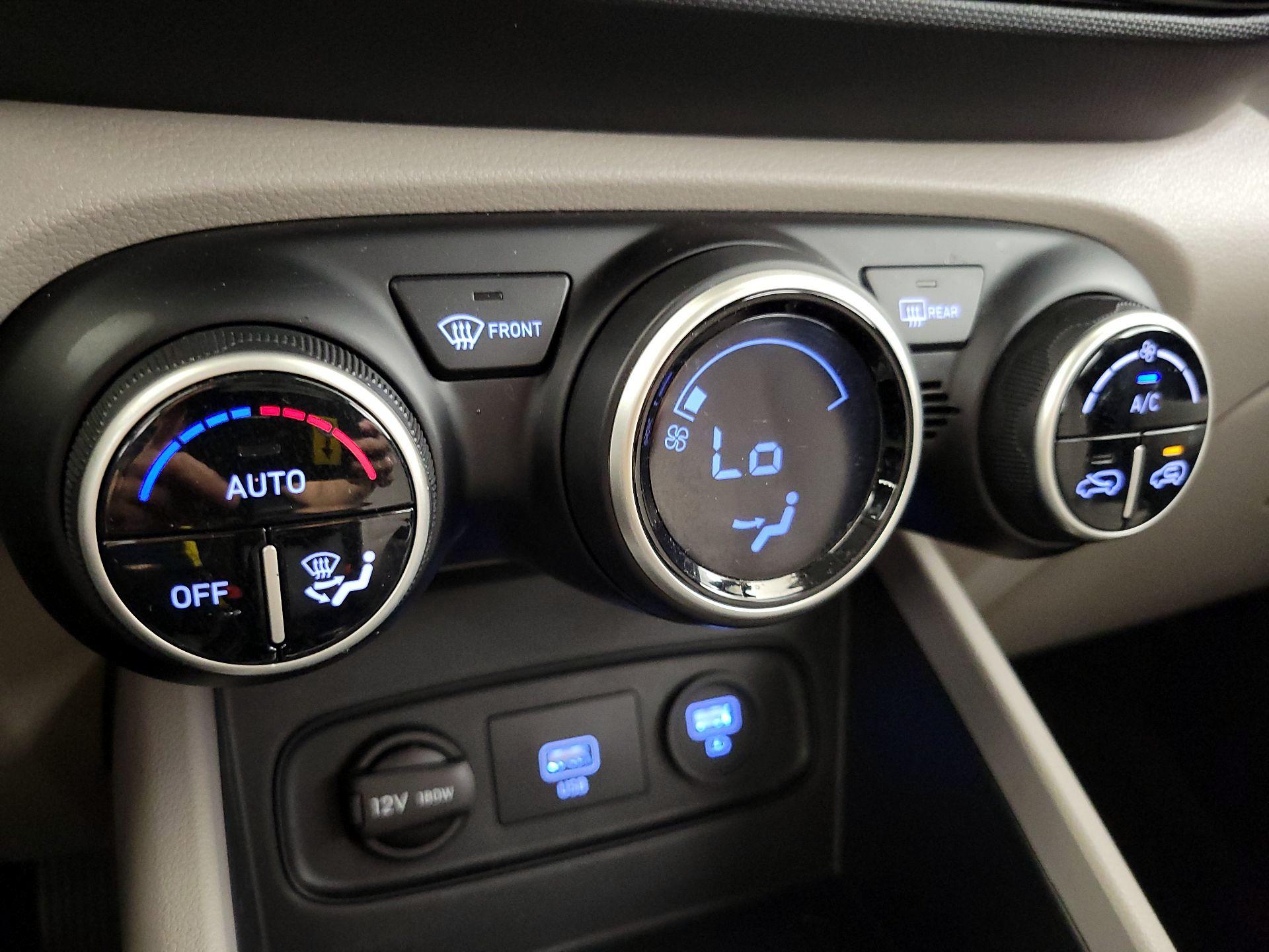 Thumbnail: 2020 Hyundai Venue - 16