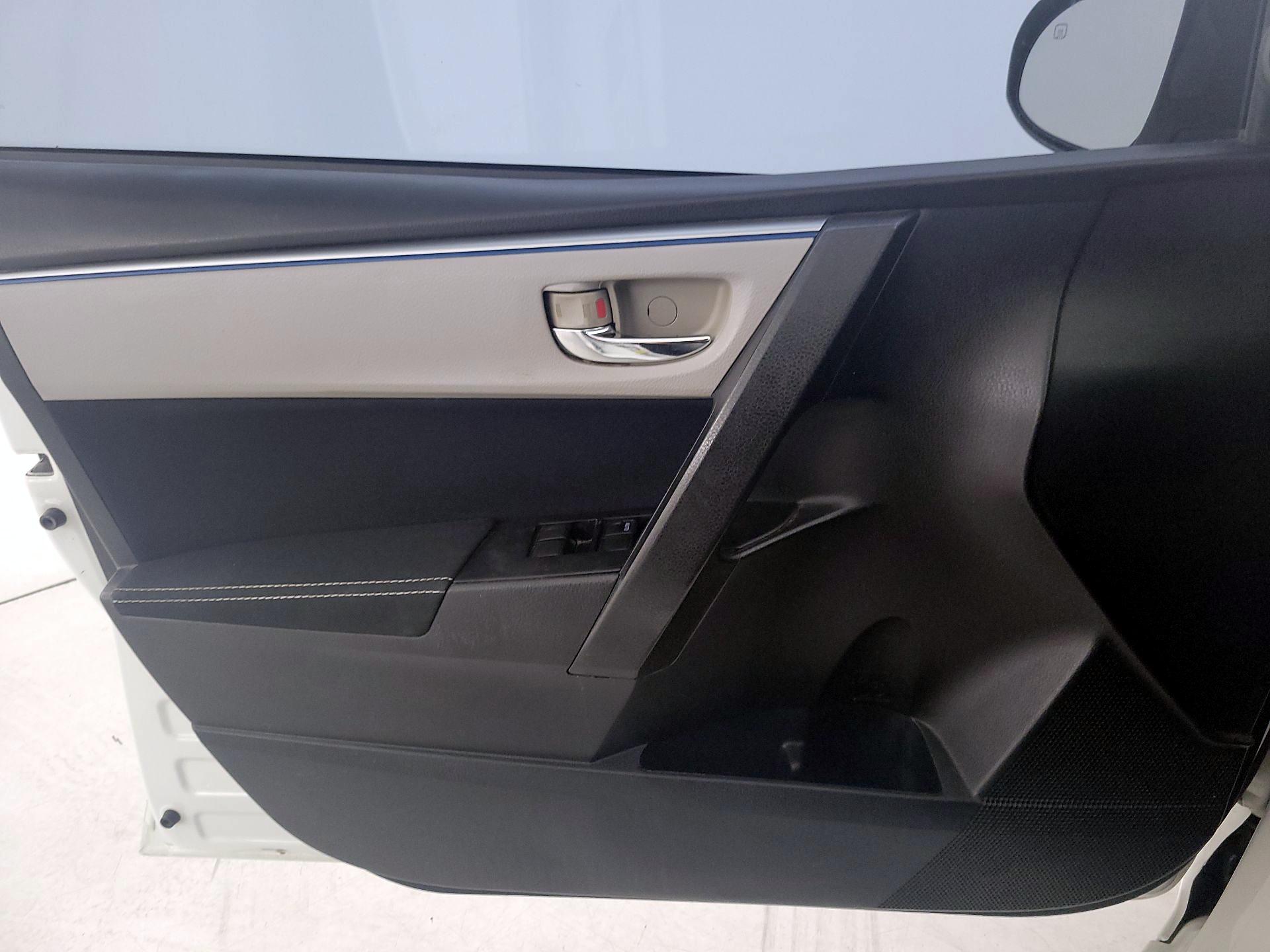 Thumbnail: 2014 Toyota Corolla - 12