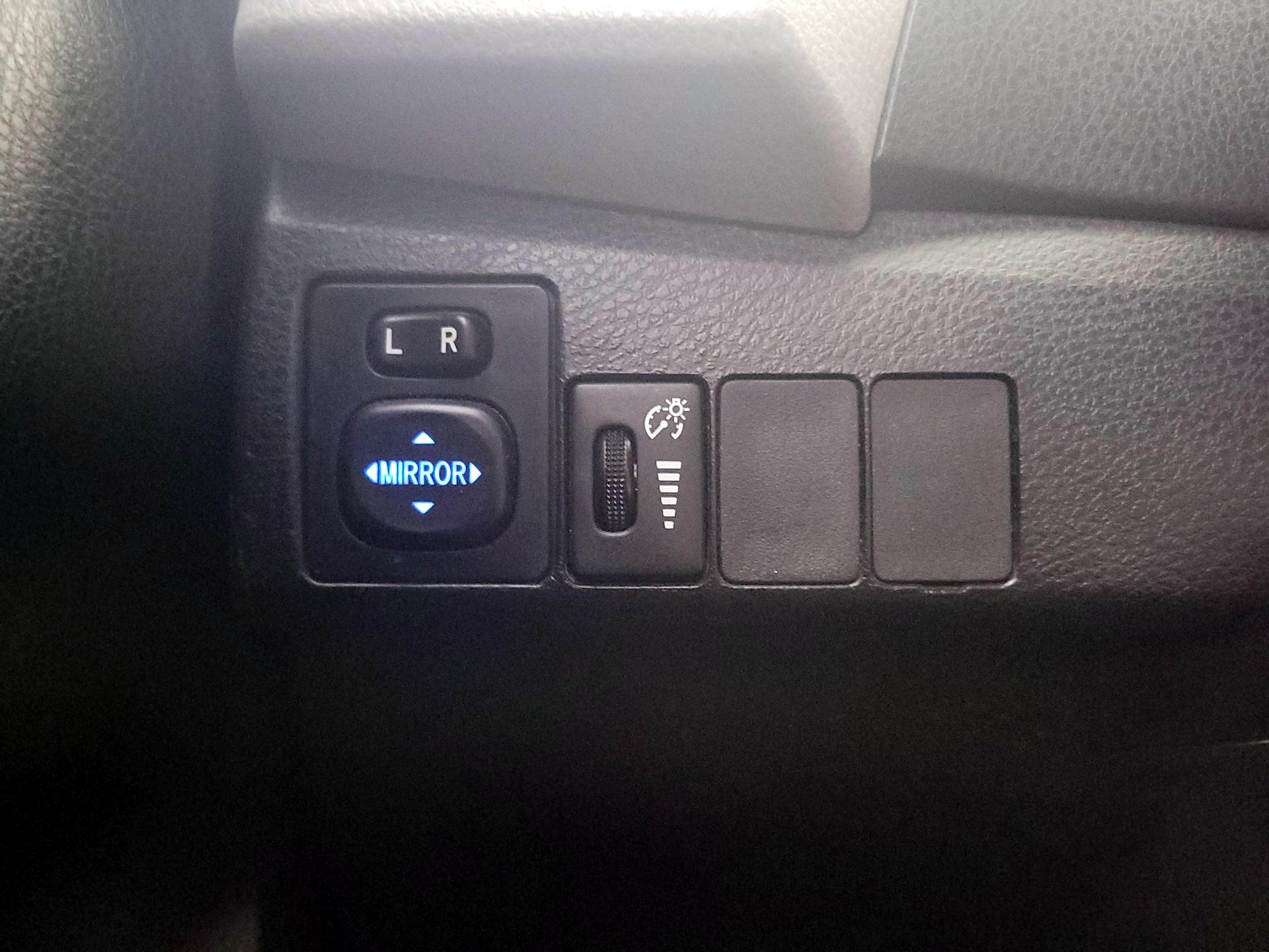 Thumbnail: 2014 Toyota Corolla - 13