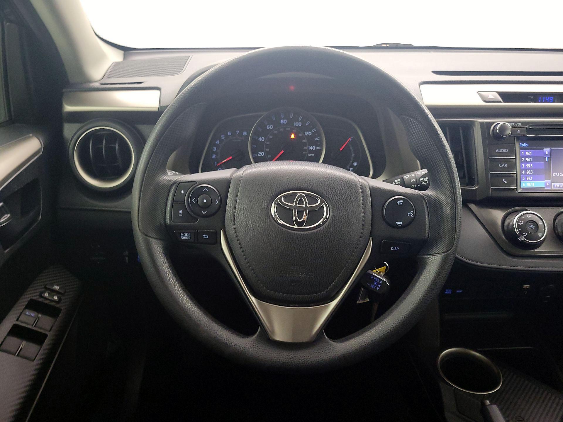 Thumbnail: 2014 Toyota RAV4 - 10