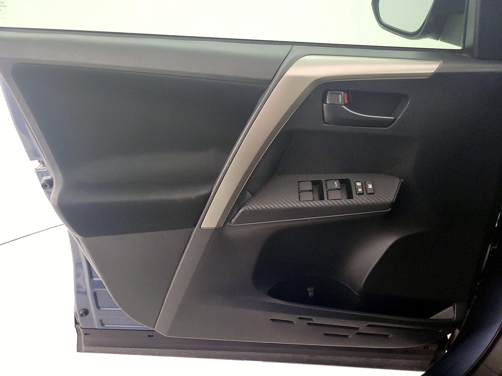 Thumbnail: 2014 Toyota RAV4 - 12