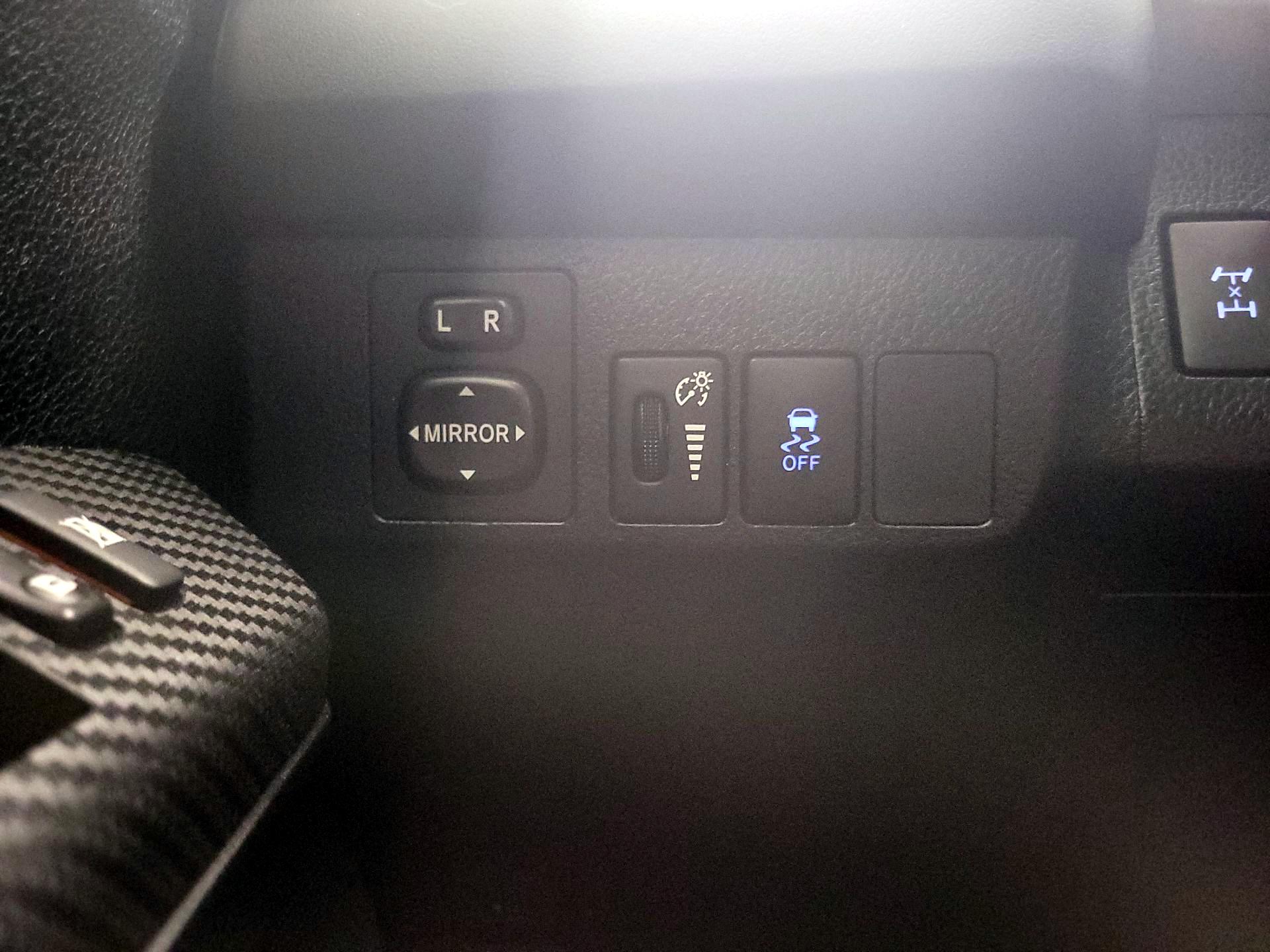Thumbnail: 2014 Toyota RAV4 - 13