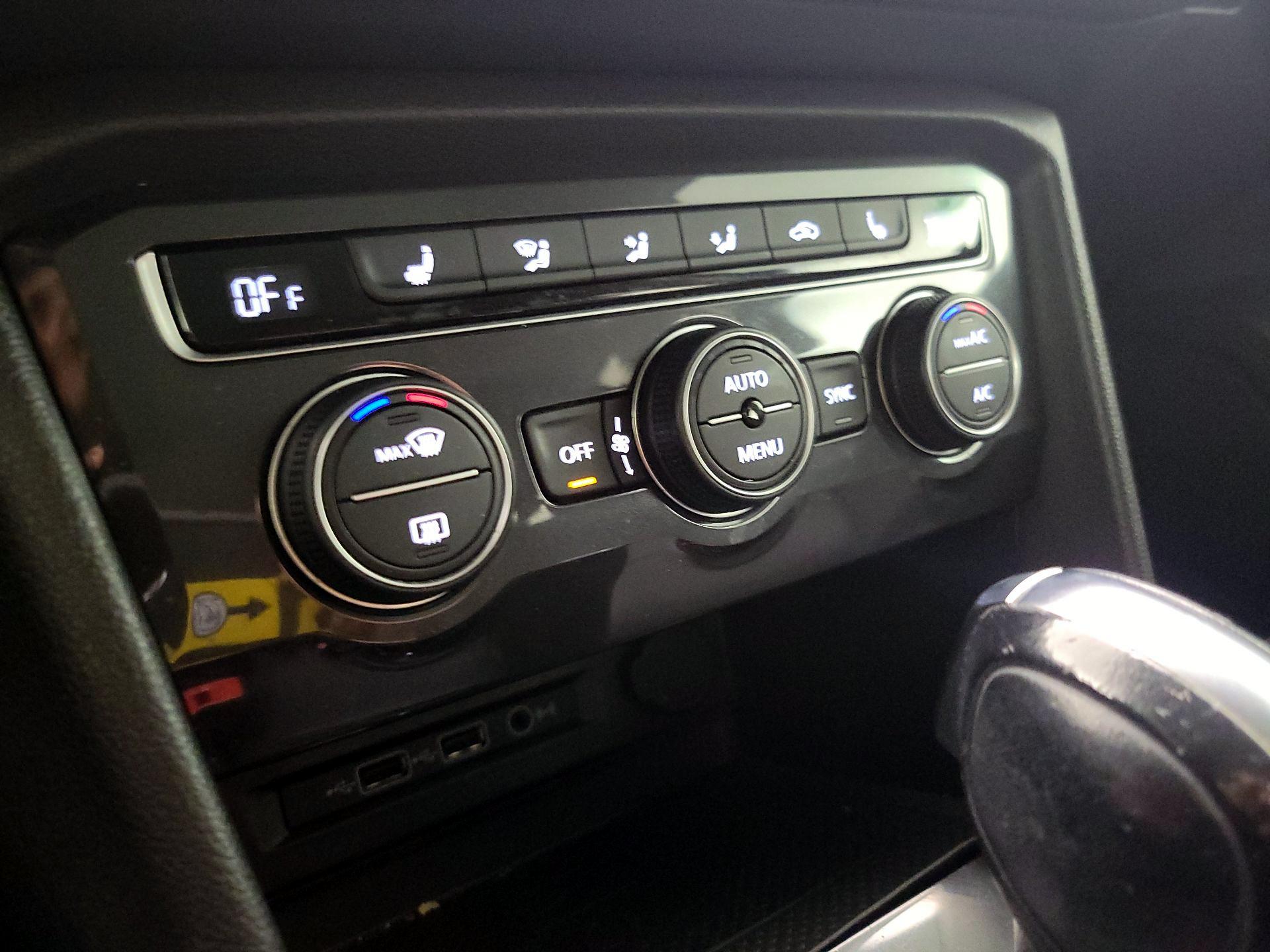 Thumbnail: 2020 Volkswagen Tiguan - 16