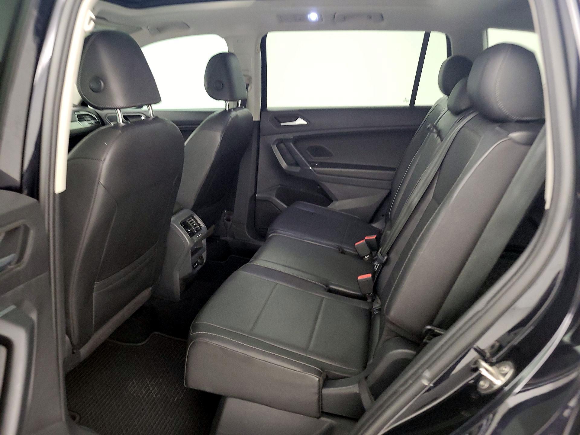 Thumbnail: 2020 Volkswagen Tiguan - 20