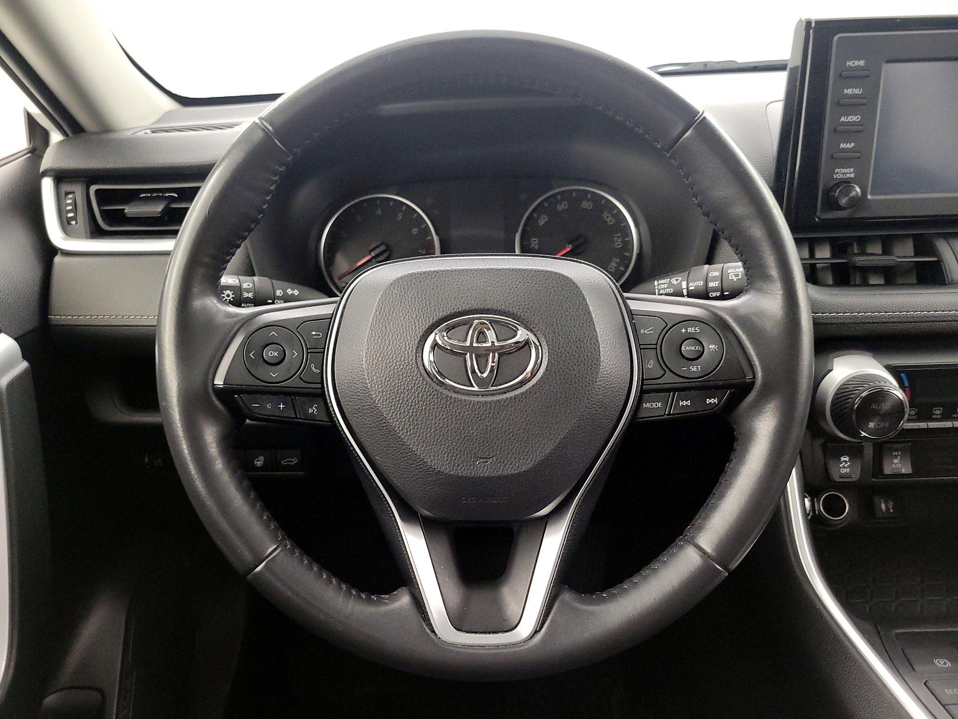 Thumbnail: 2019 Toyota RAV4 - 10