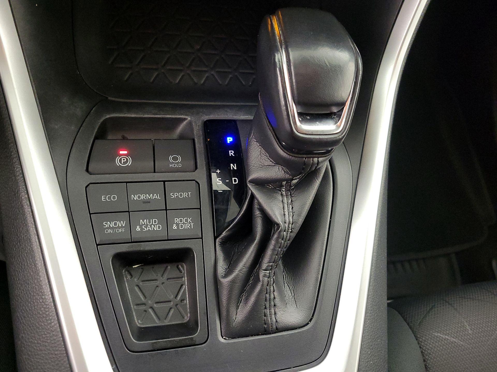 Thumbnail: 2019 Toyota RAV4 - 17