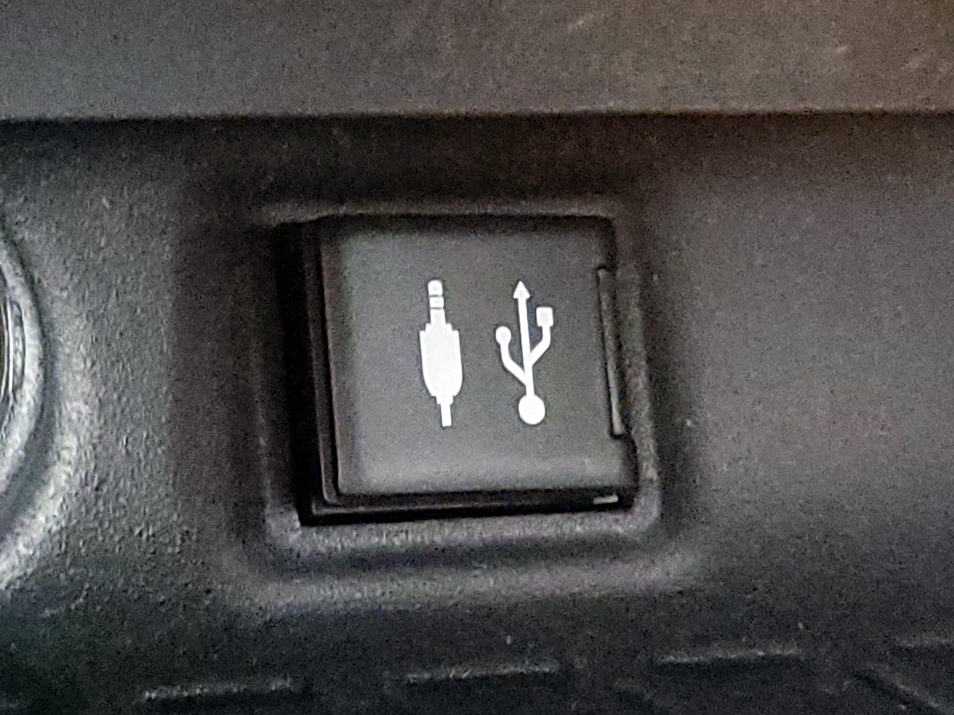 Thumbnail: 2019 Toyota RAV4 - 18