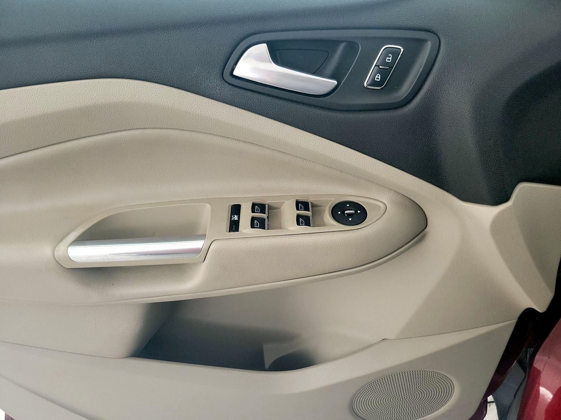 Thumbnail: 2015 Ford Escape - 12