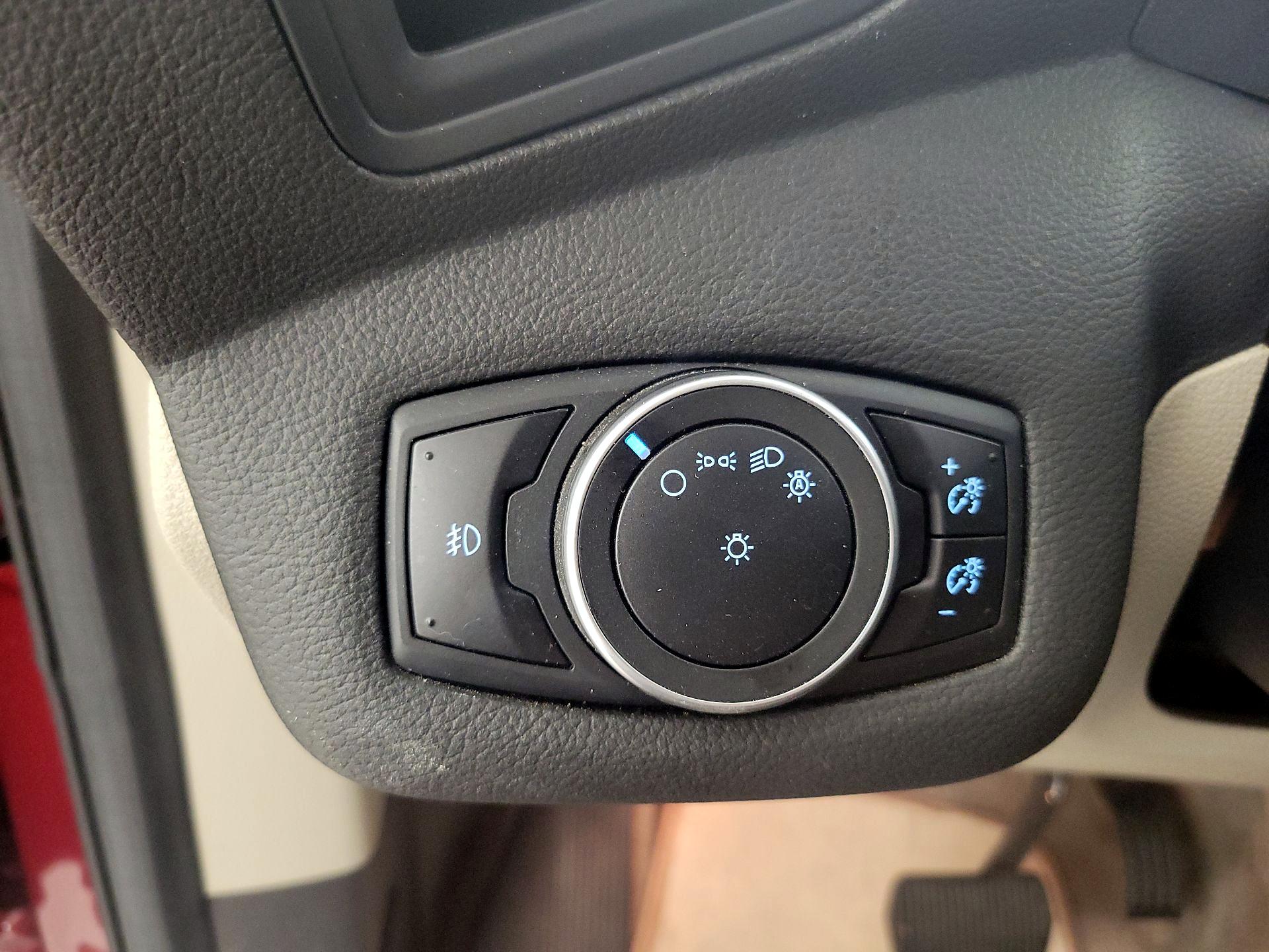 Thumbnail: 2015 Ford Escape - 13