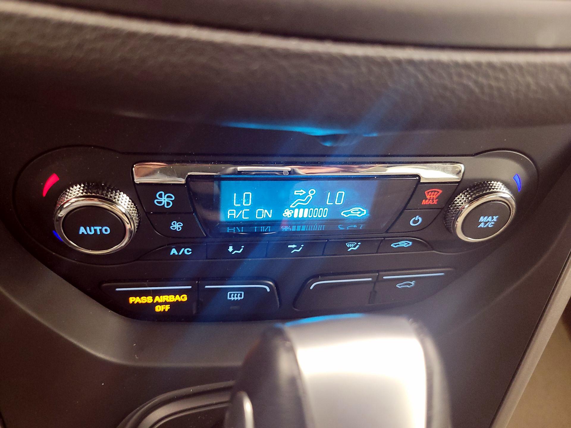 Thumbnail: 2015 Ford Escape - 16