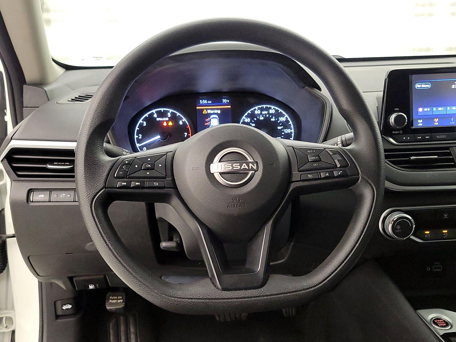 Thumbnail: 2023 Nissan Altima - 10