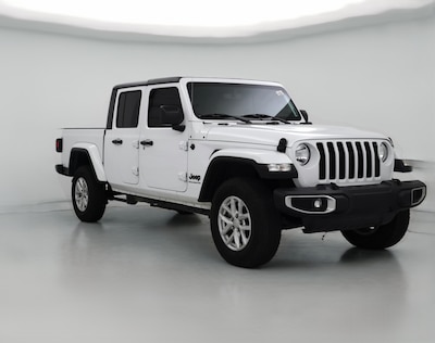 White 2023 Jeep Gladiator Sport S