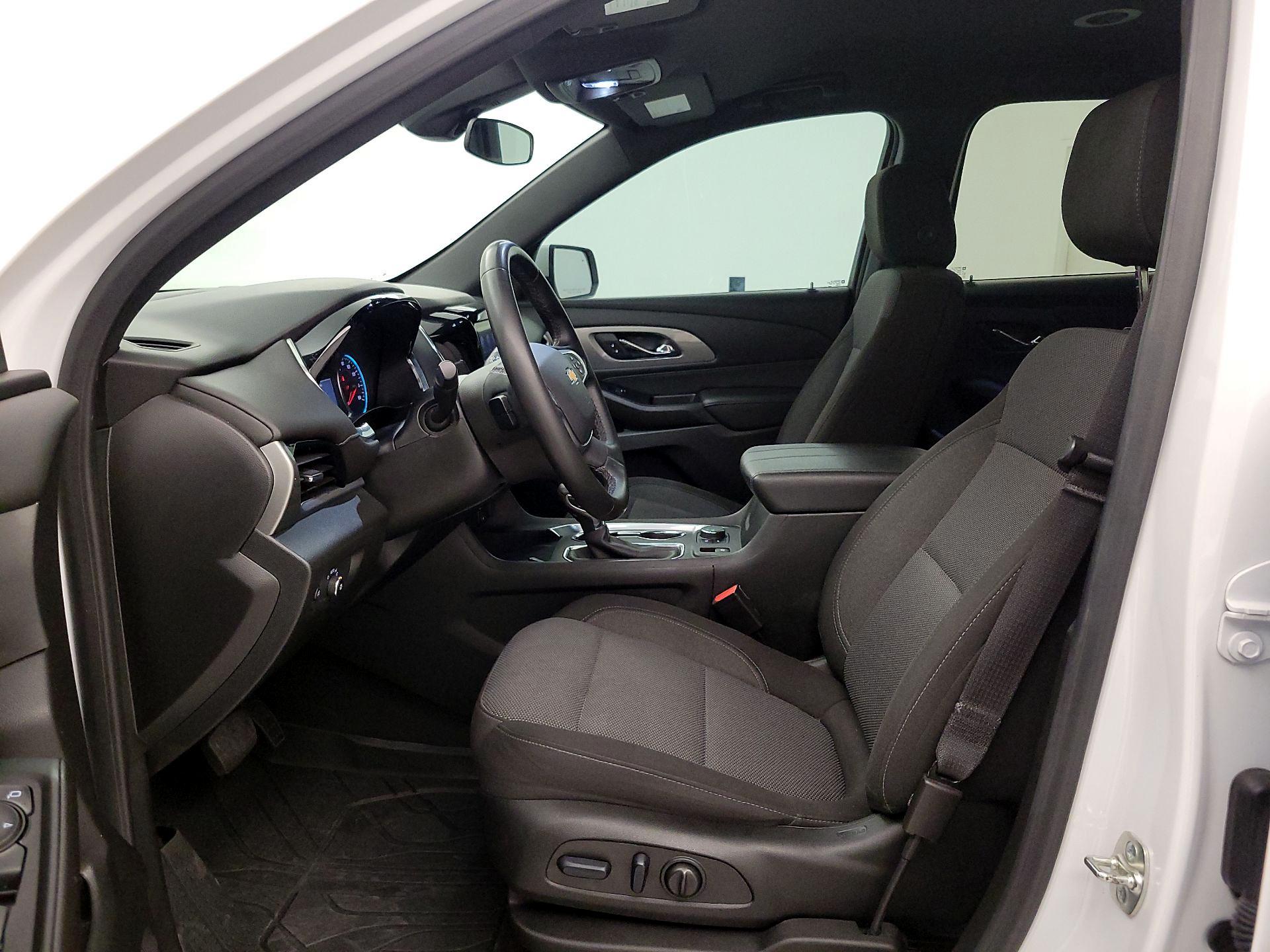 Thumbnail: 2023 Chevrolet Traverse - 11