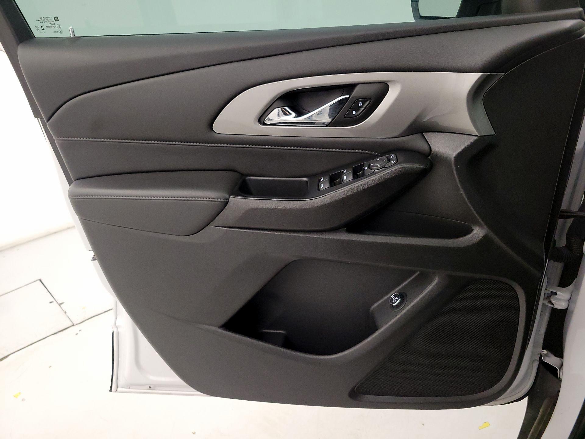 Thumbnail: 2023 Chevrolet Traverse - 12