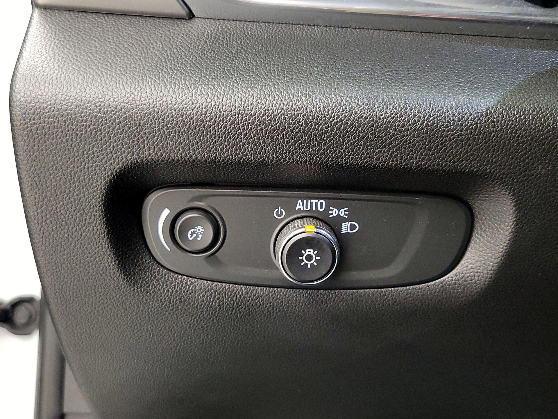 Thumbnail: 2023 Chevrolet Traverse - 13