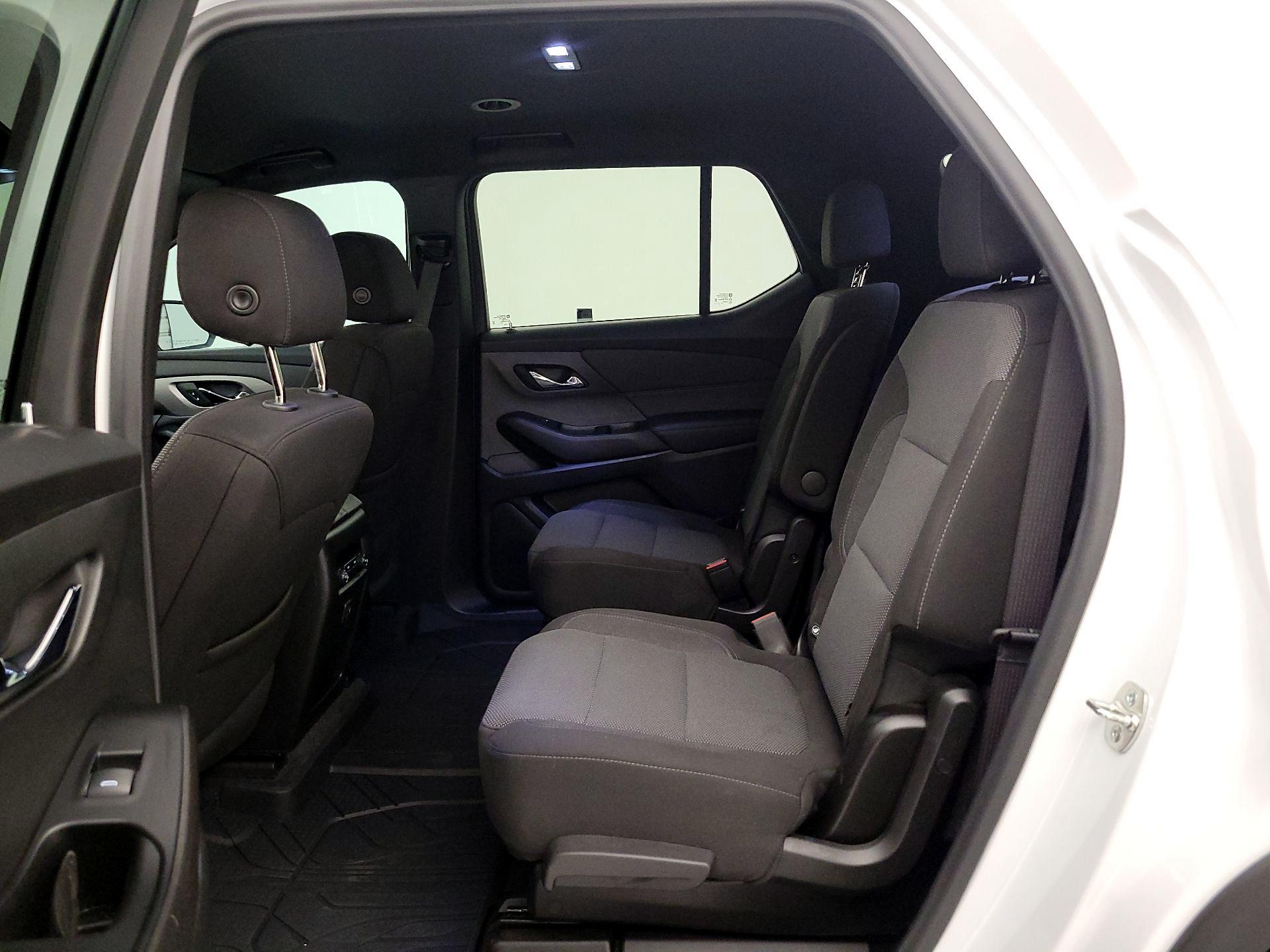 Thumbnail: 2023 Chevrolet Traverse - 19