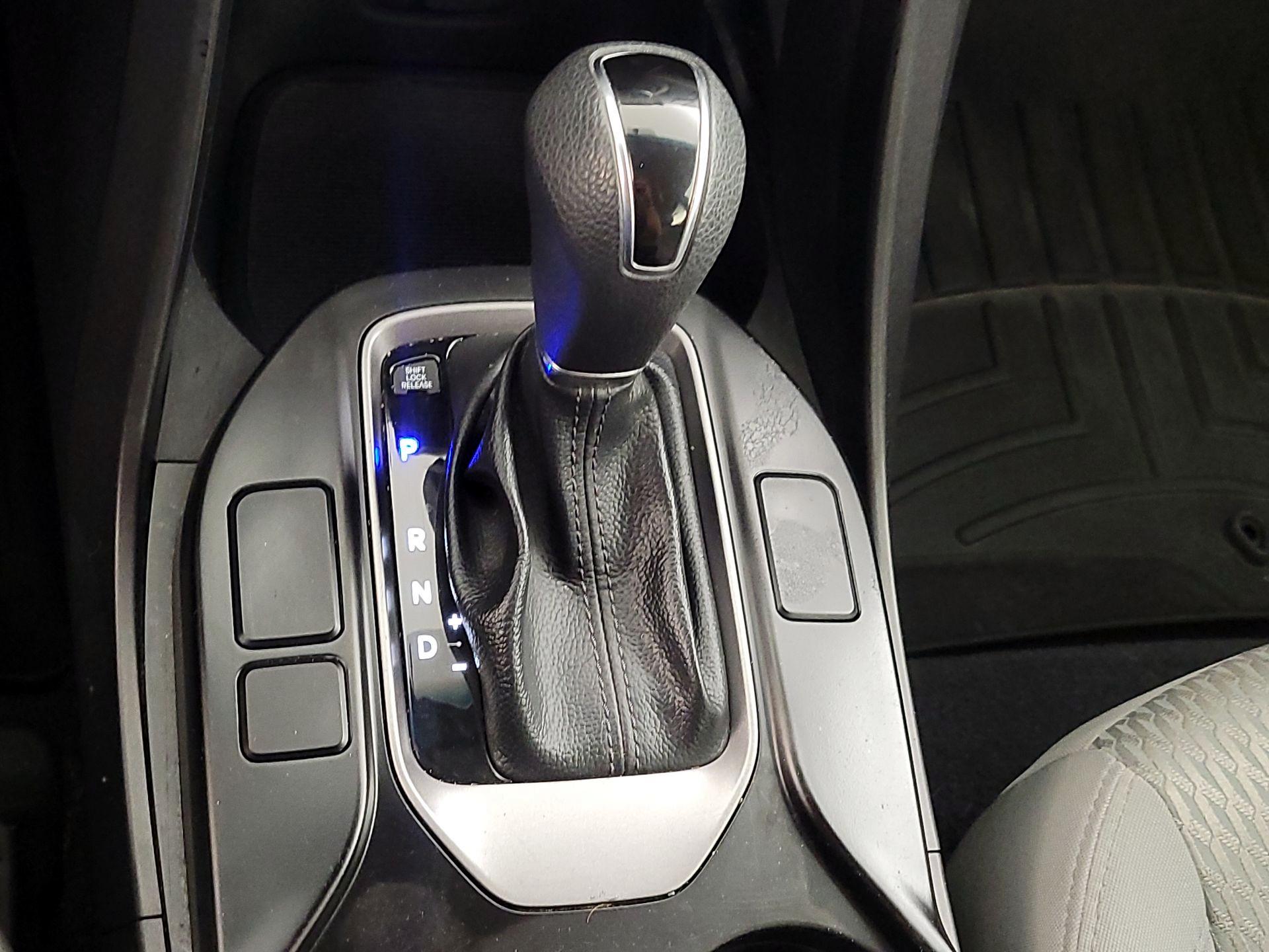 Thumbnail: 2015 Hyundai Santa Fe - 16