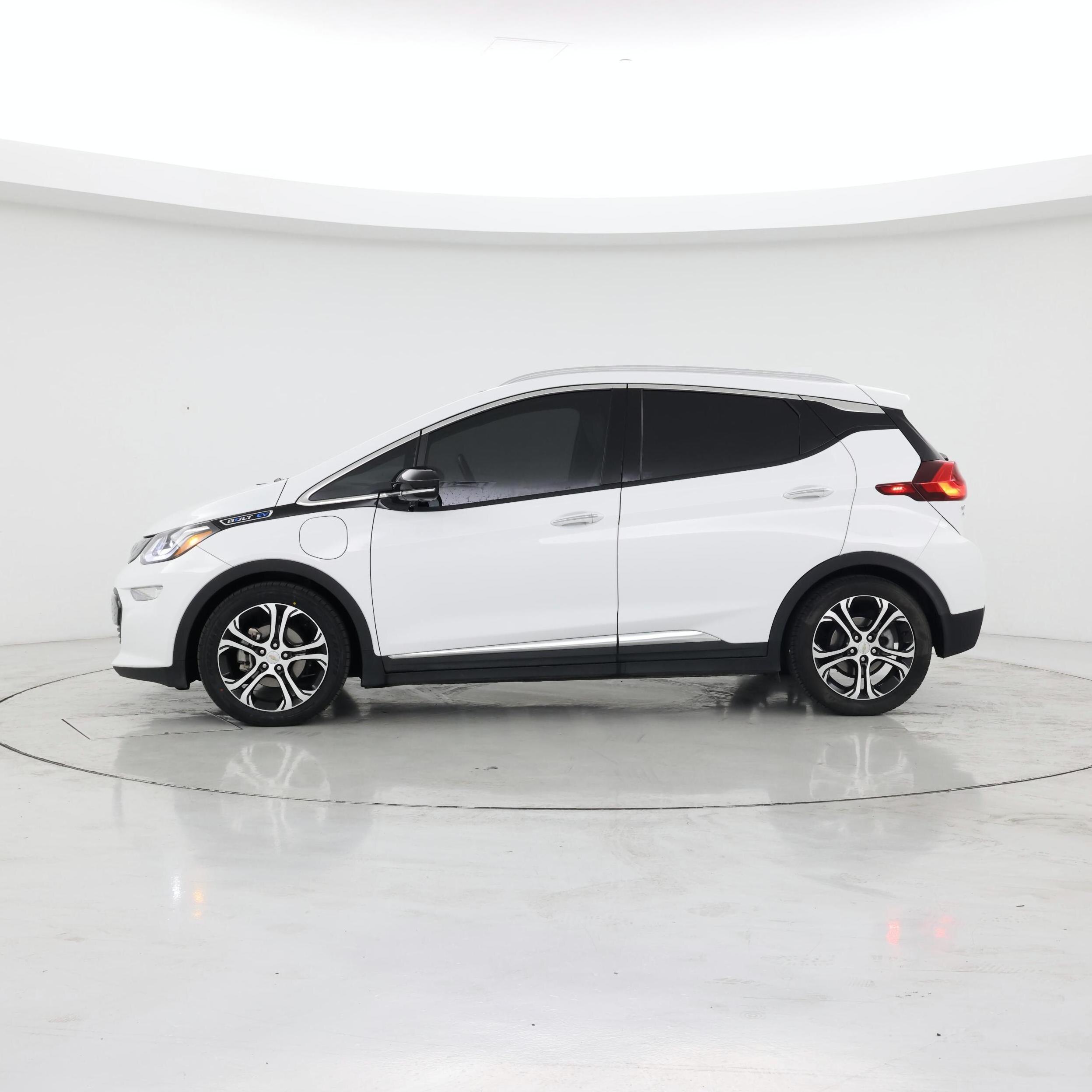 Thumbnail: 2021 Chevrolet Bolt EV - 3