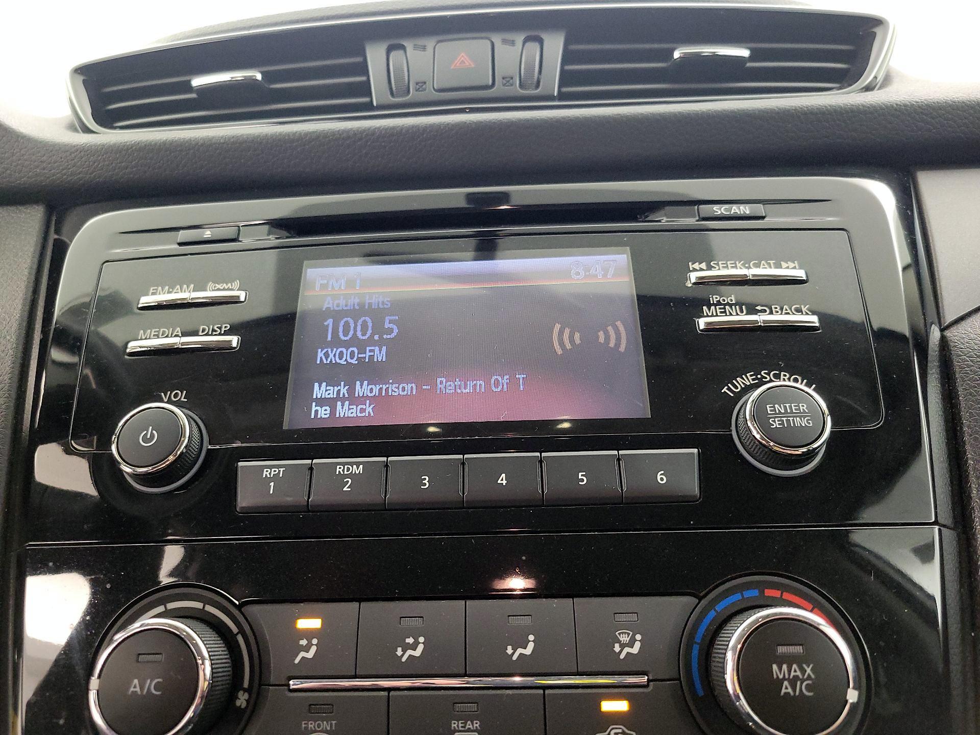 Thumbnail: 2017 Nissan Rogue Sport - 15