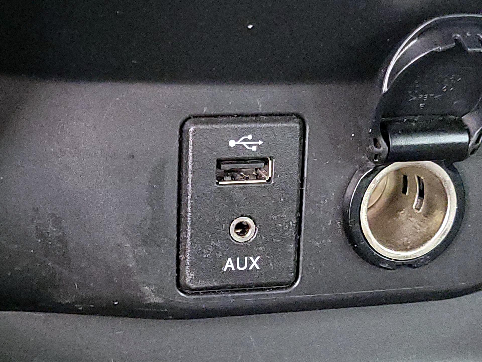 Thumbnail: 2017 Nissan Rogue Sport - 18