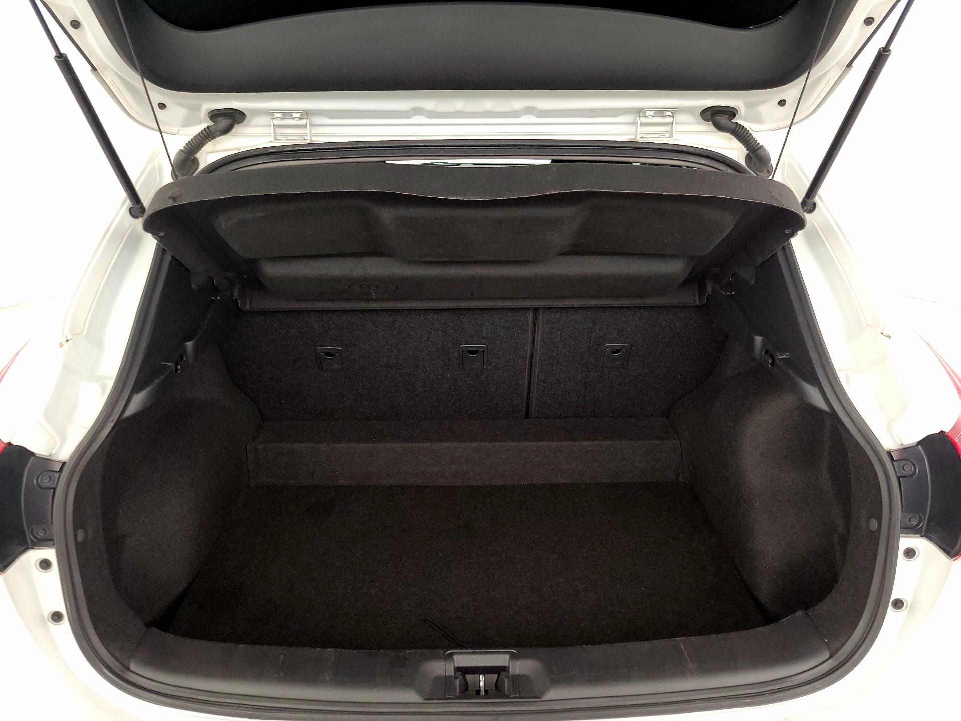 Thumbnail: 2017 Nissan Rogue Sport - 20