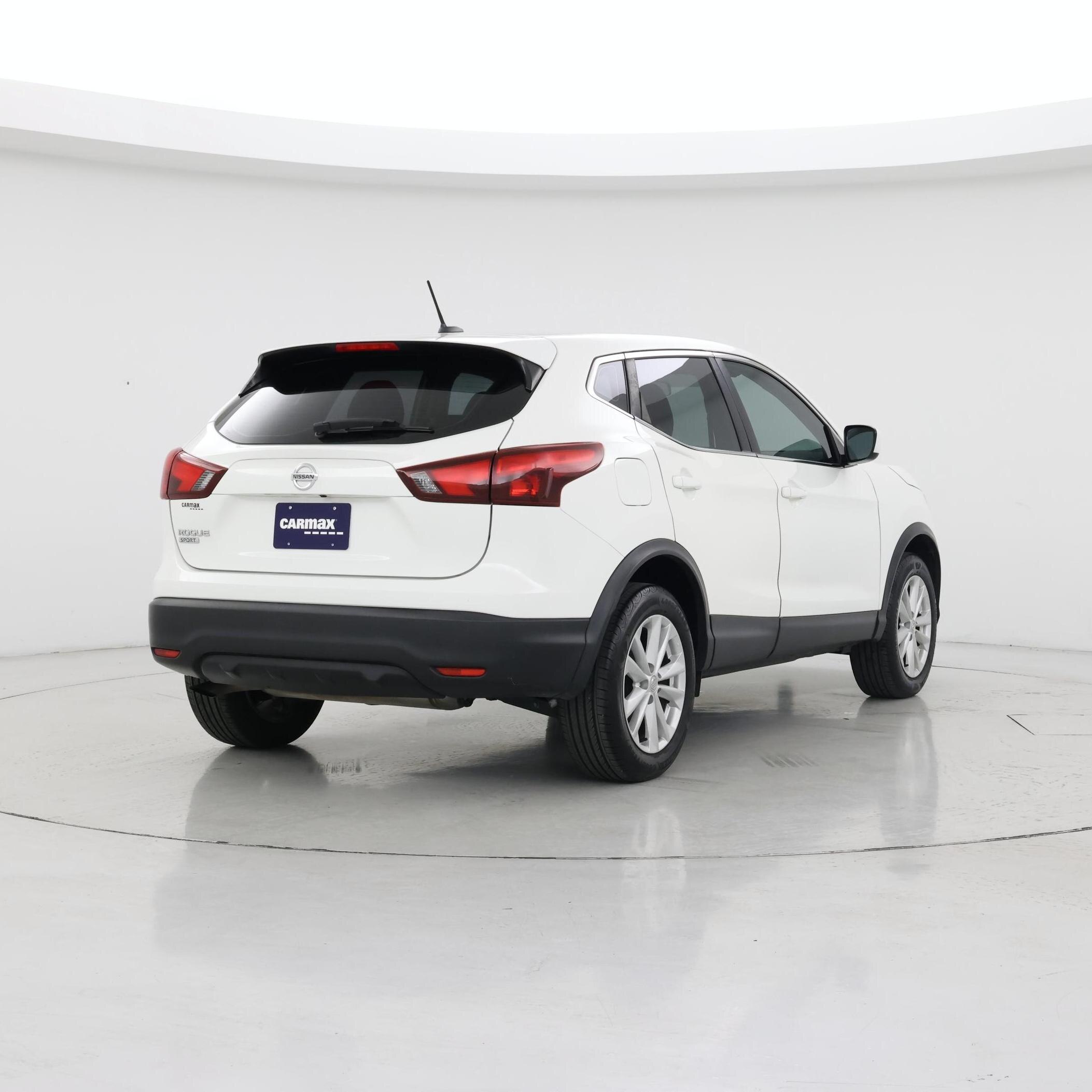 Thumbnail: 2017 Nissan Rogue Sport - 8