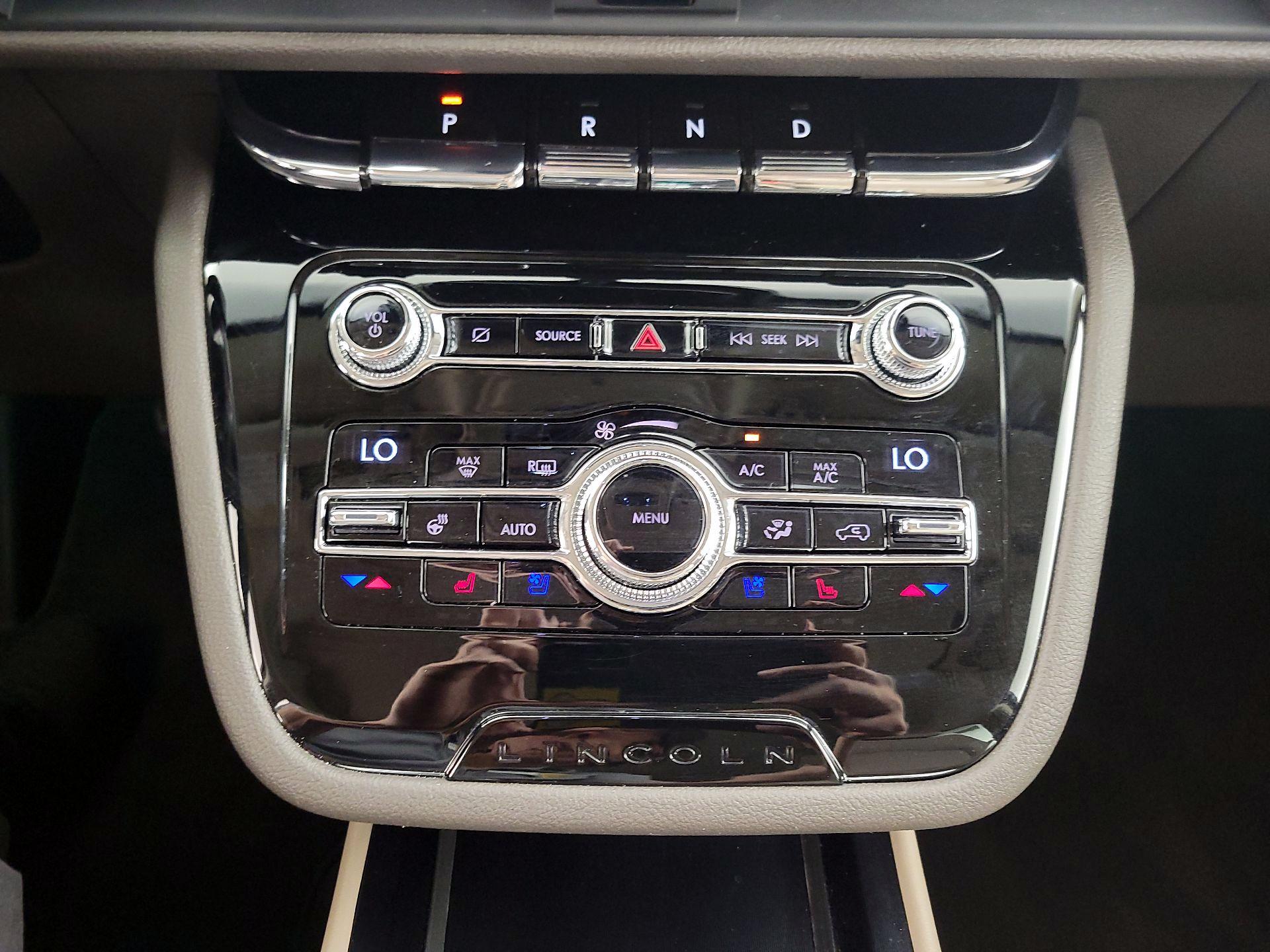 Thumbnail: 2020 Lincoln Corsair - 17