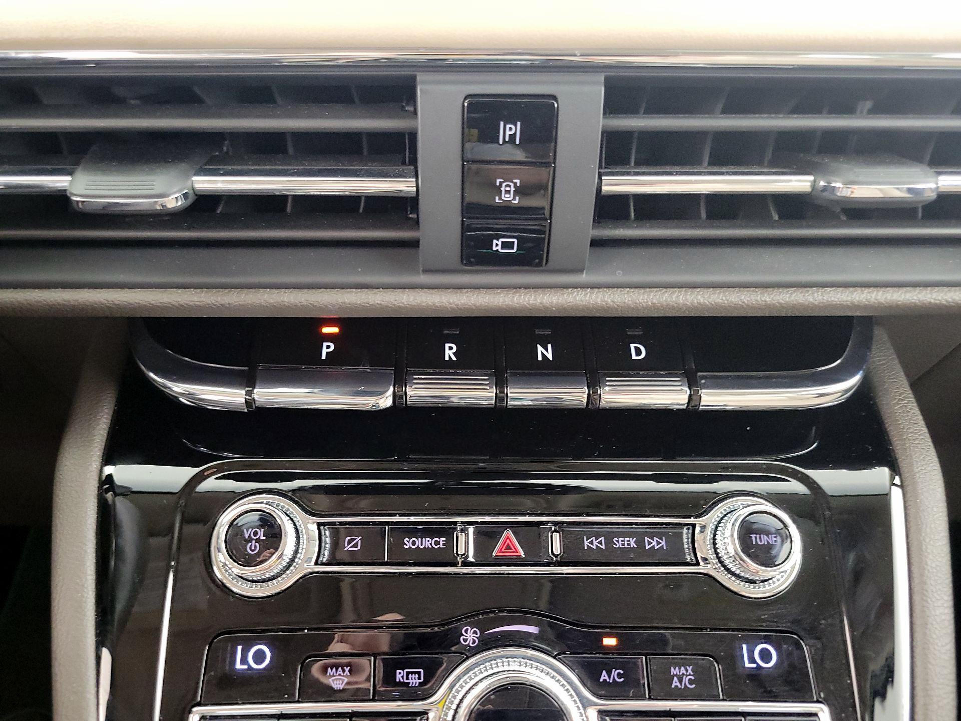 Thumbnail: 2020 Lincoln Corsair - 18