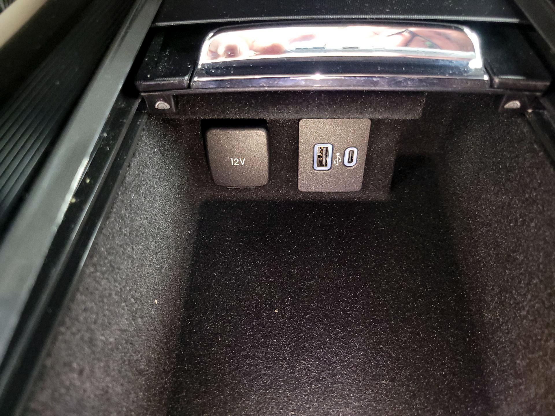 Thumbnail: 2020 Lincoln Corsair - 19