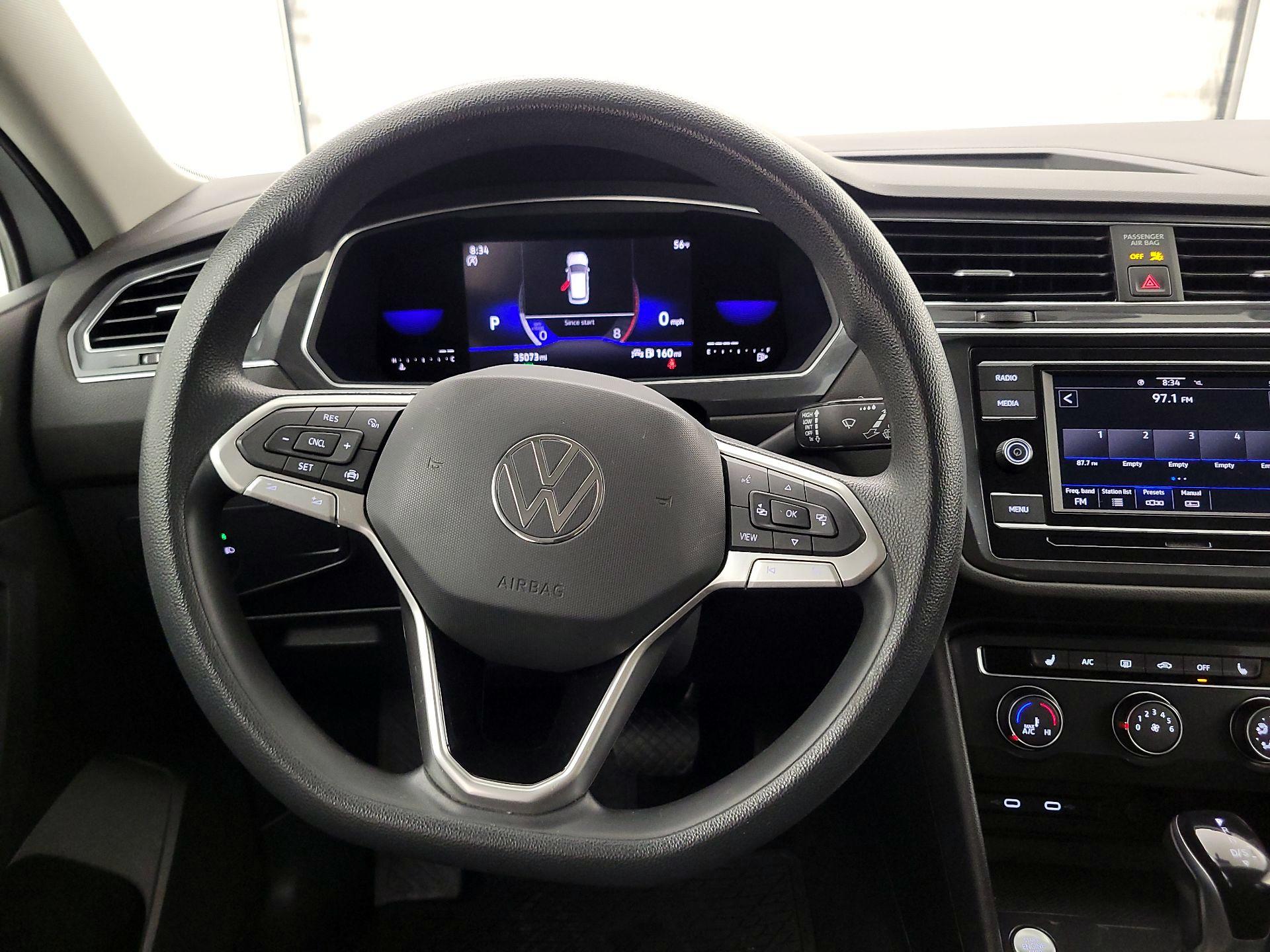 Thumbnail: 2022 Volkswagen Tiguan - 10