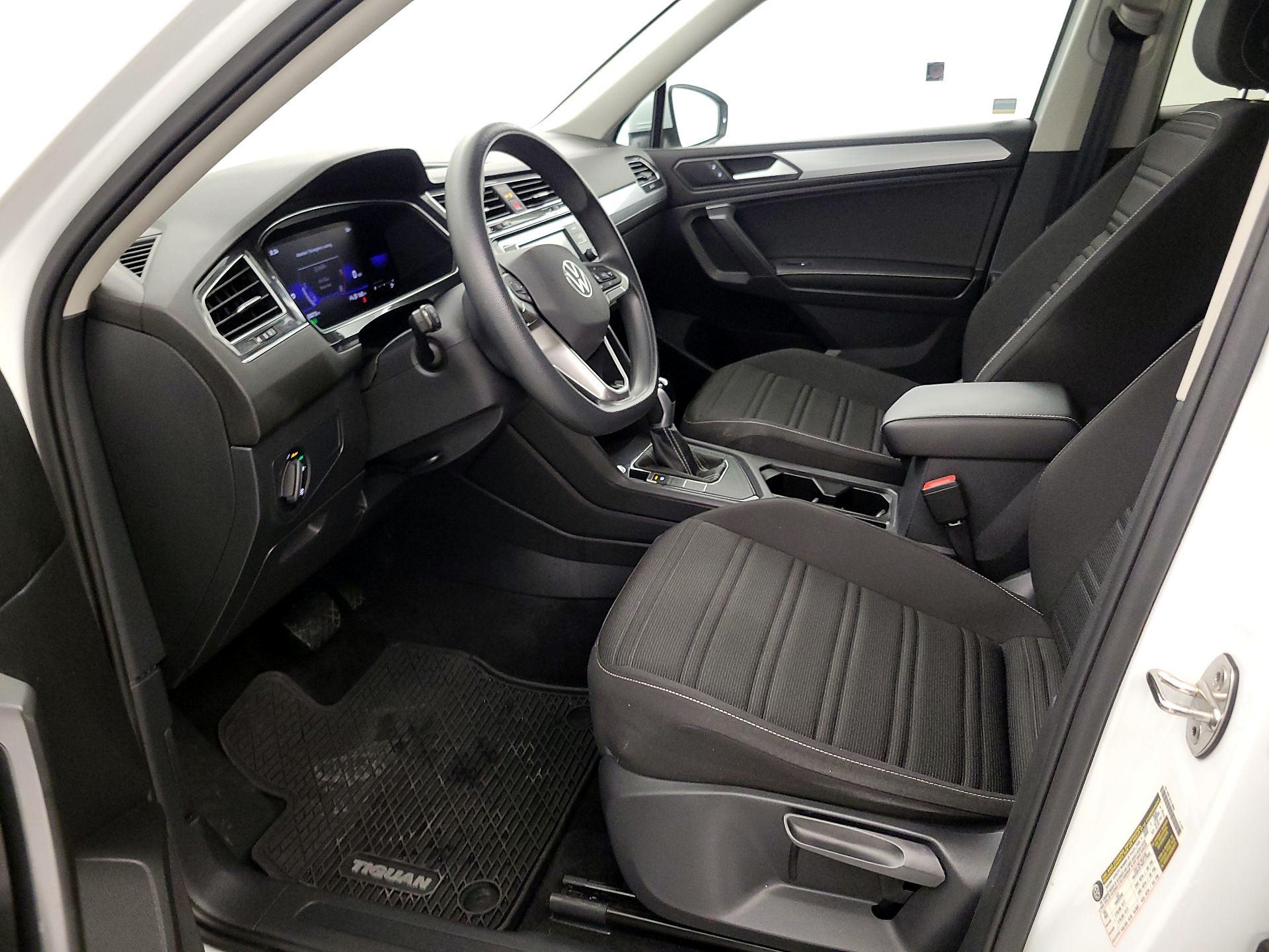 Thumbnail: 2022 Volkswagen Tiguan - 11