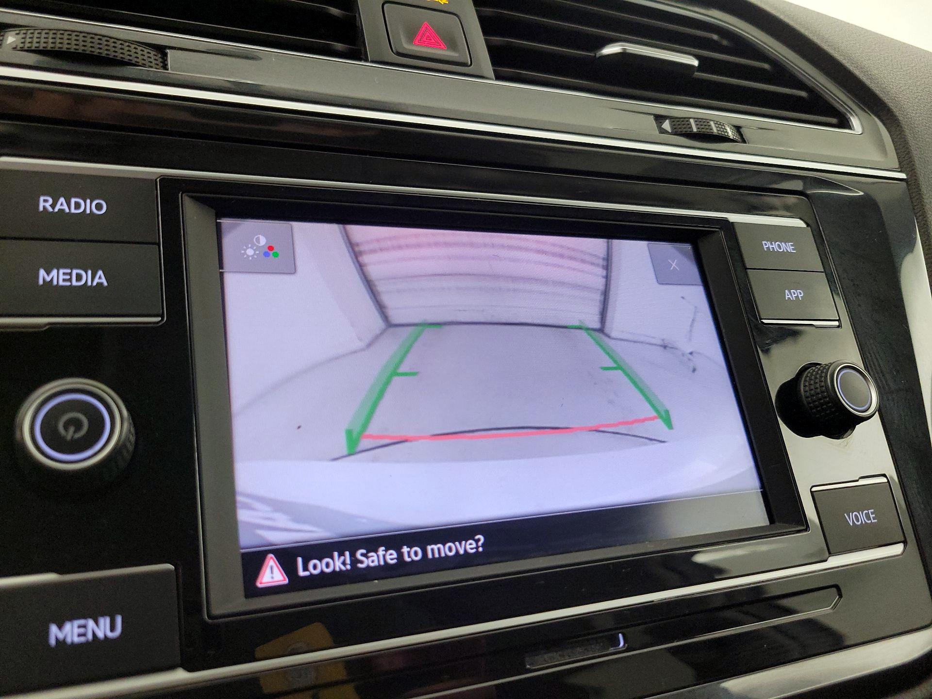 Thumbnail: 2022 Volkswagen Tiguan - 14