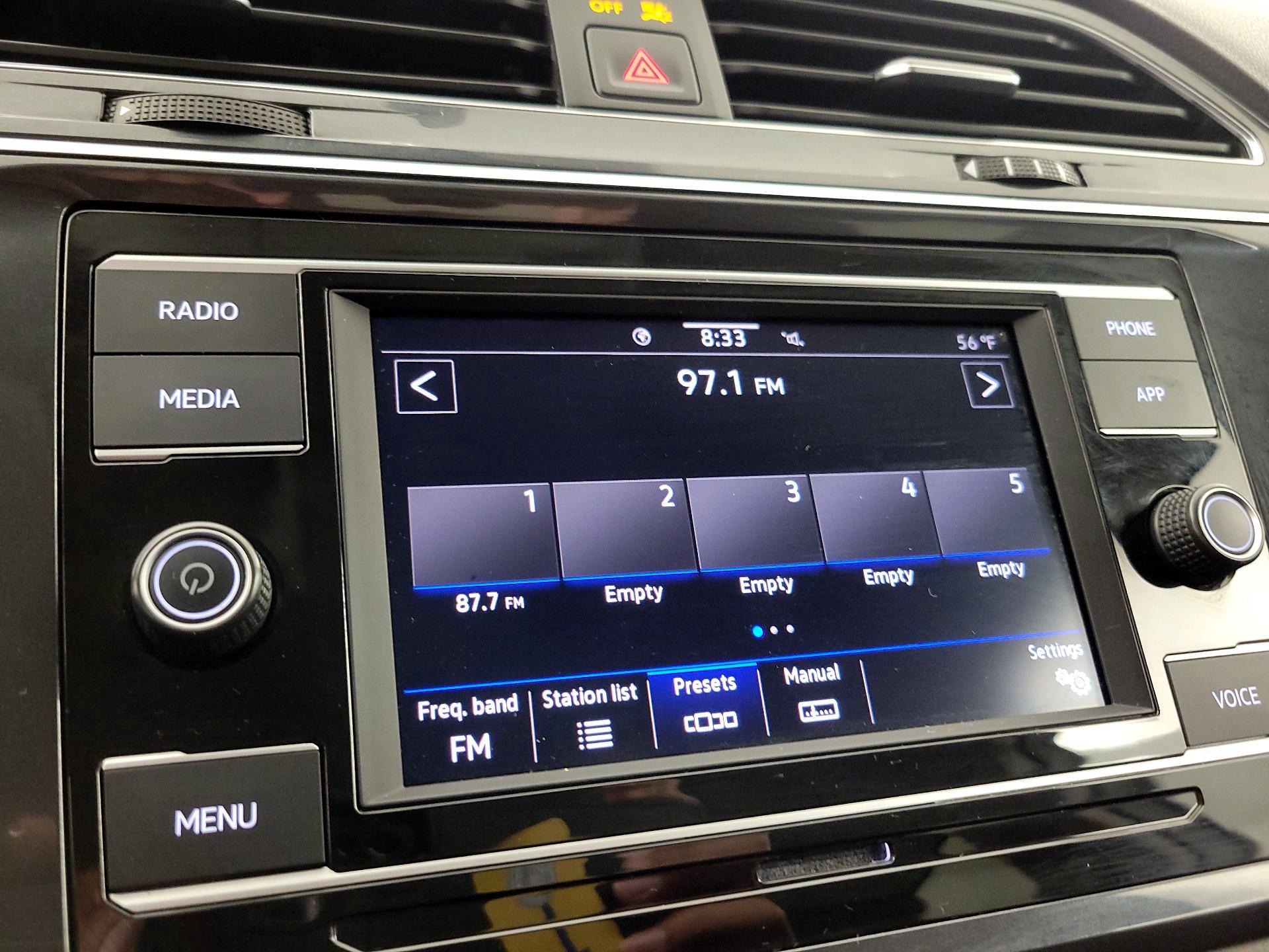 Thumbnail: 2022 Volkswagen Tiguan - 15