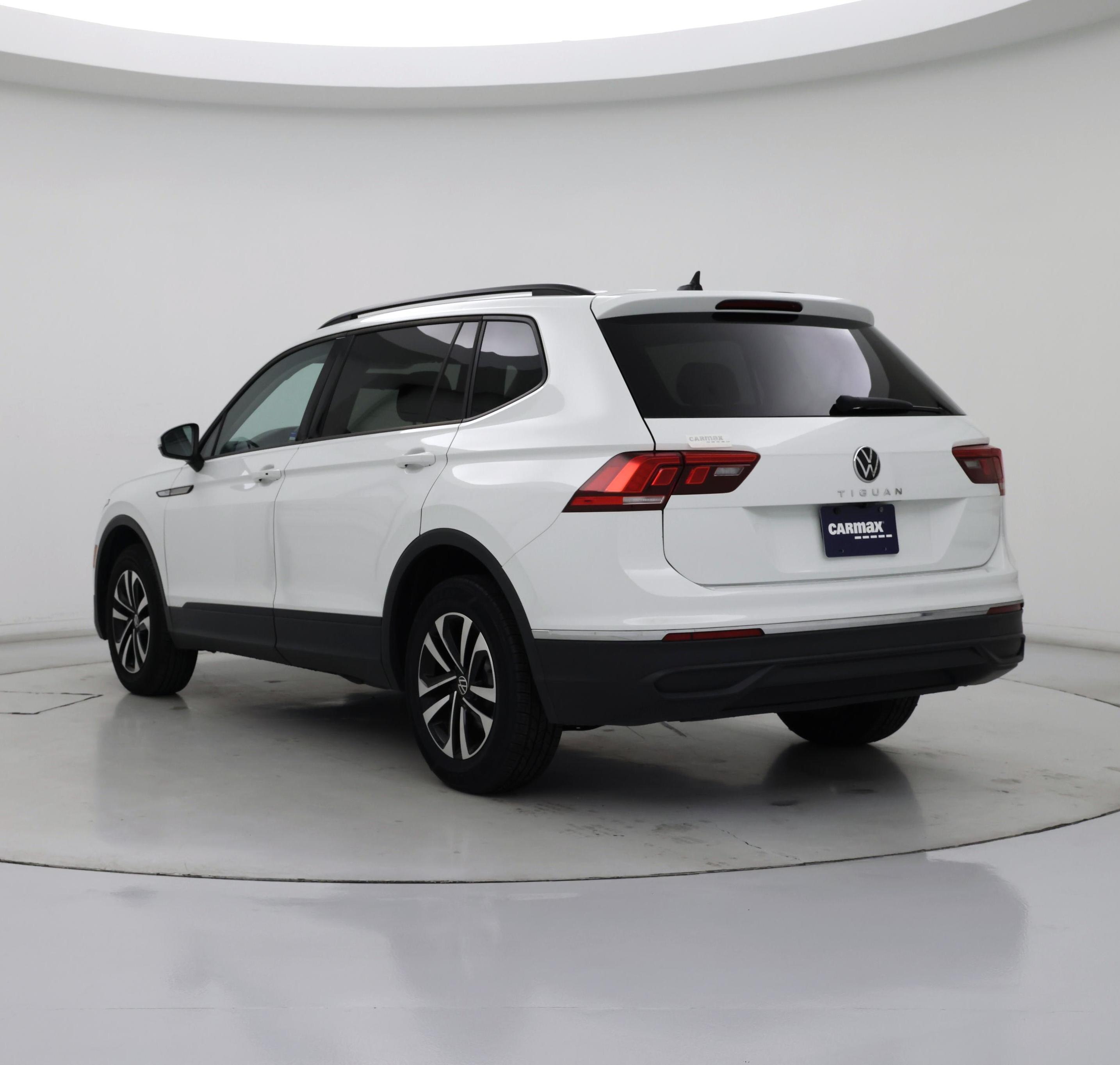 Thumbnail: 2022 Volkswagen Tiguan - 2