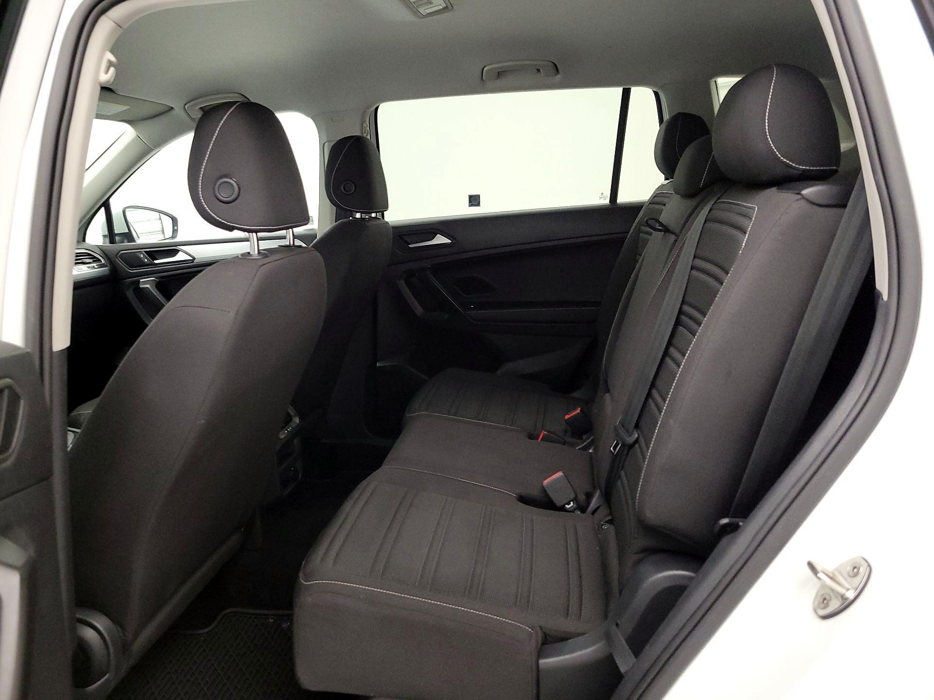 Thumbnail: 2022 Volkswagen Tiguan - 19