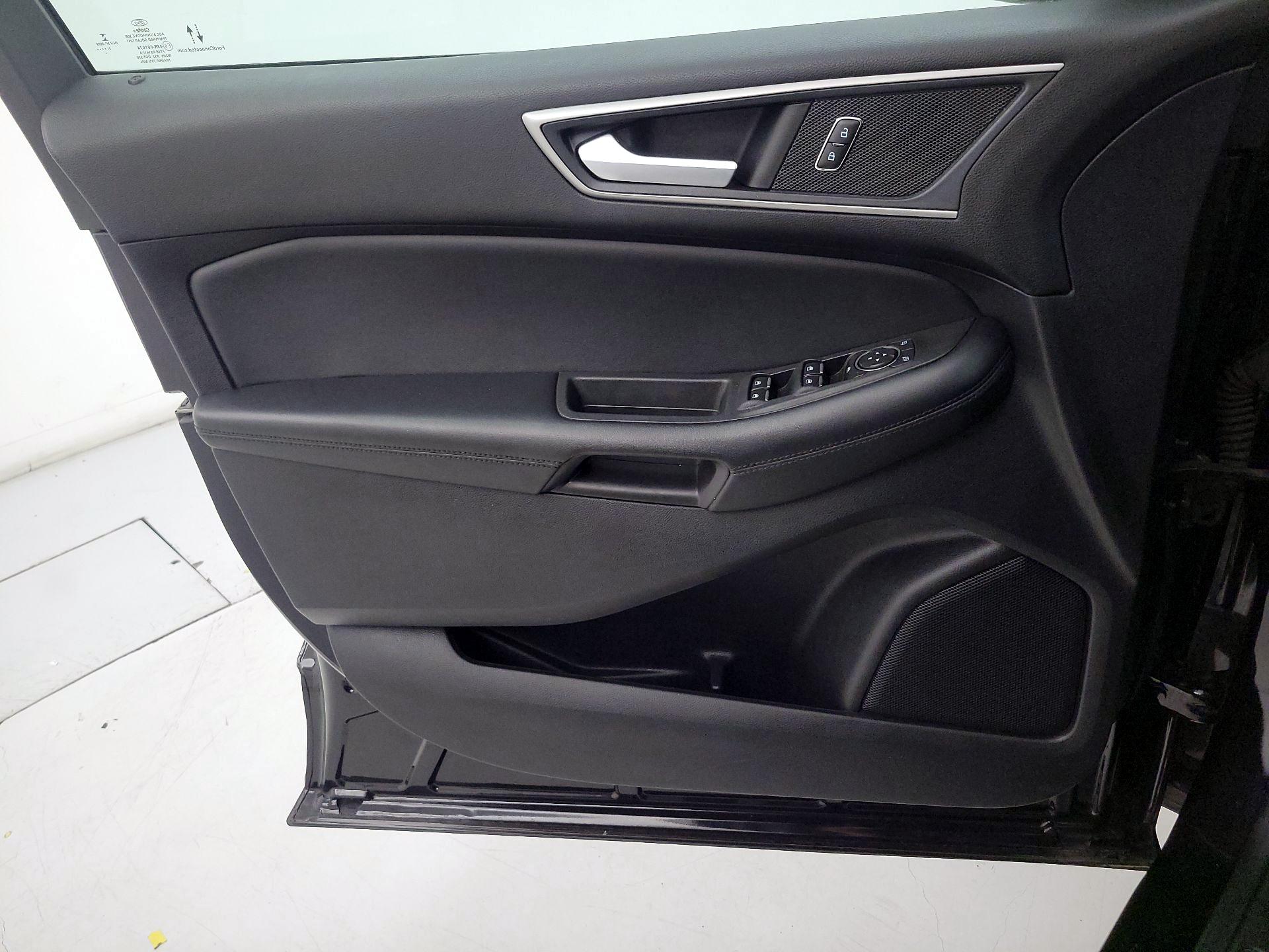 Thumbnail: 2021 Ford Edge - 12