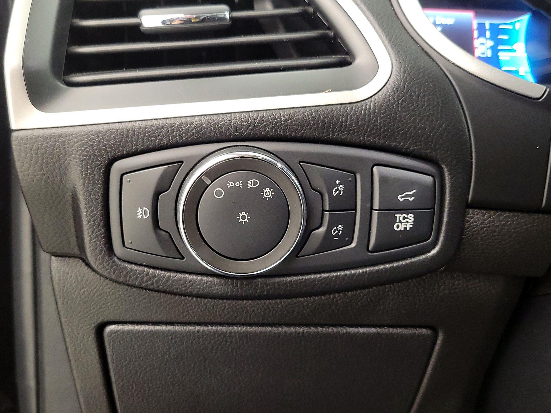 Thumbnail: 2021 Ford Edge - 13