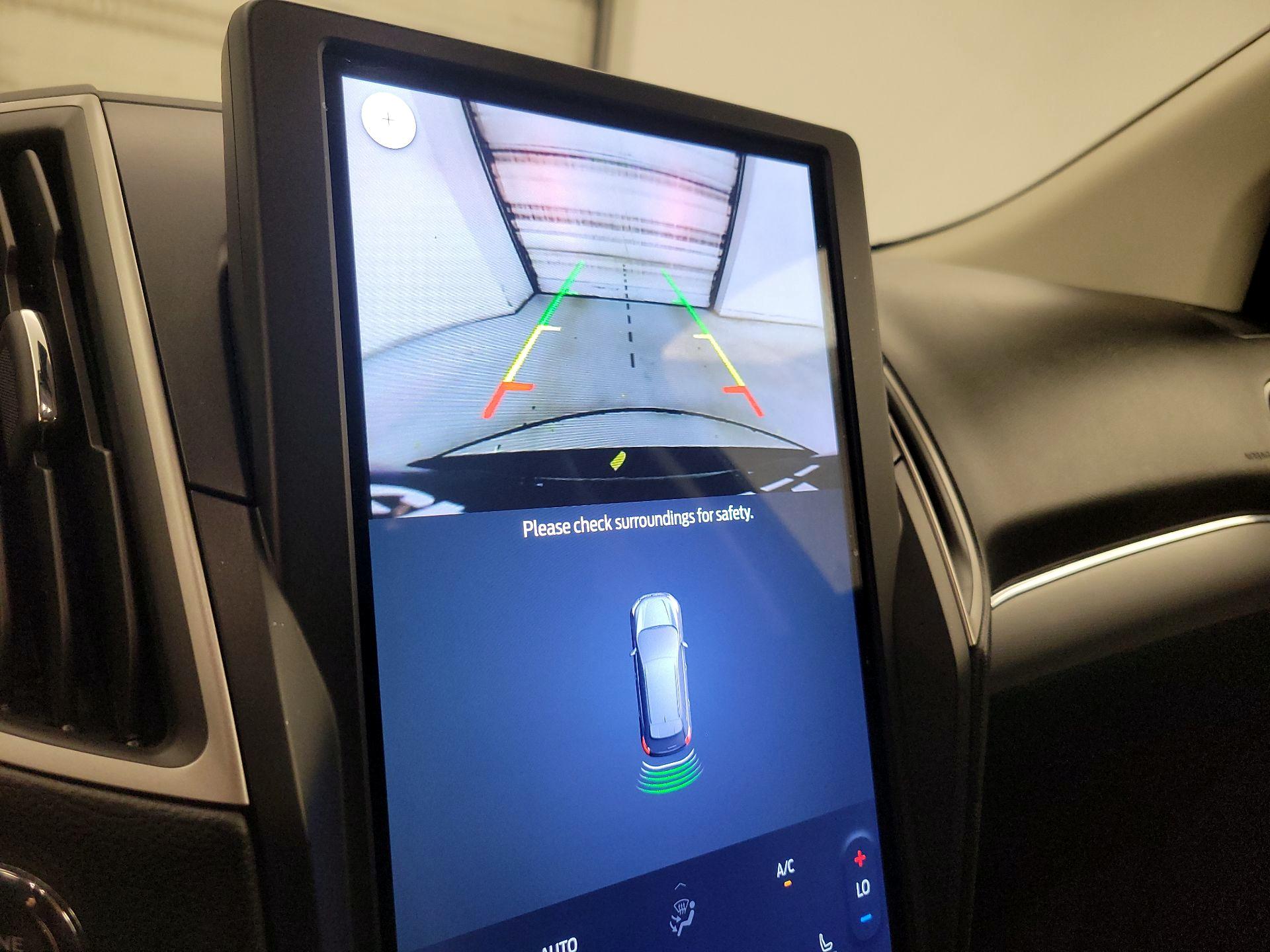 Thumbnail: 2021 Ford Edge - 15