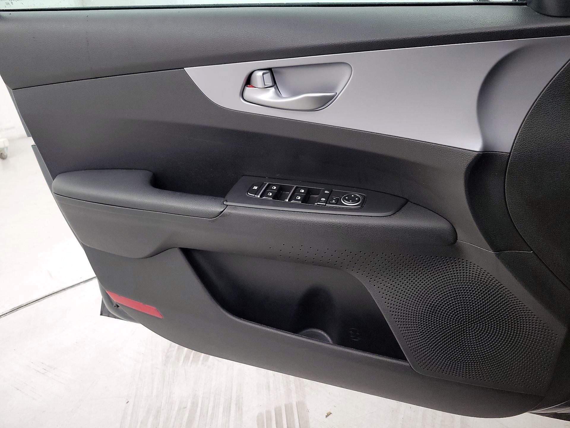 Thumbnail: 2023 Kia Forte - 12