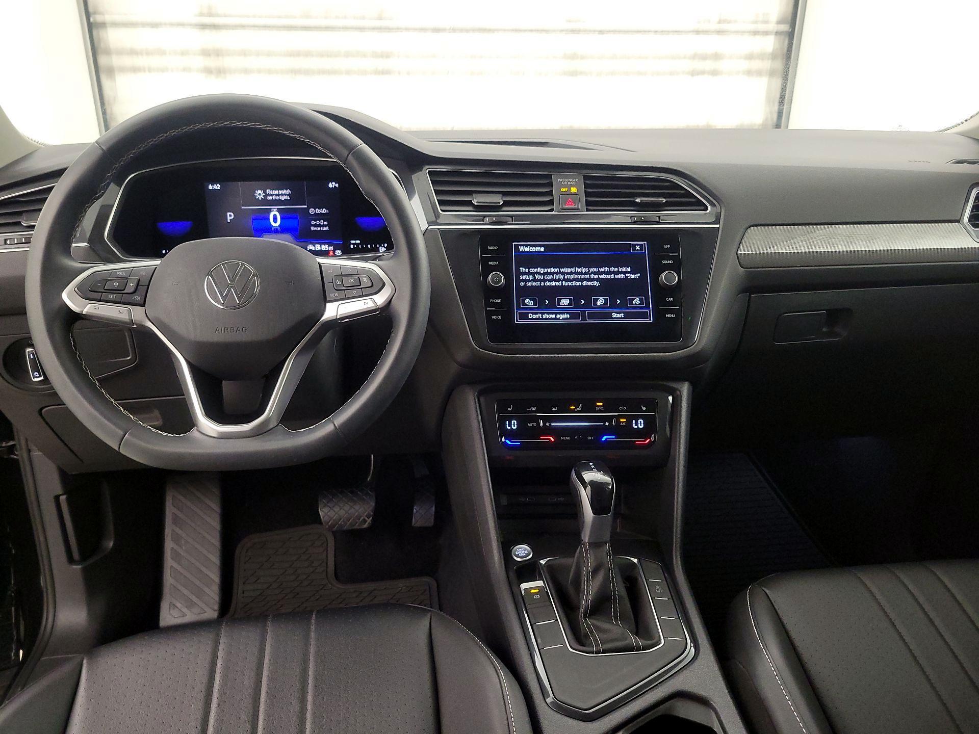 Thumbnail: 2022 Volkswagen Tiguan - 9